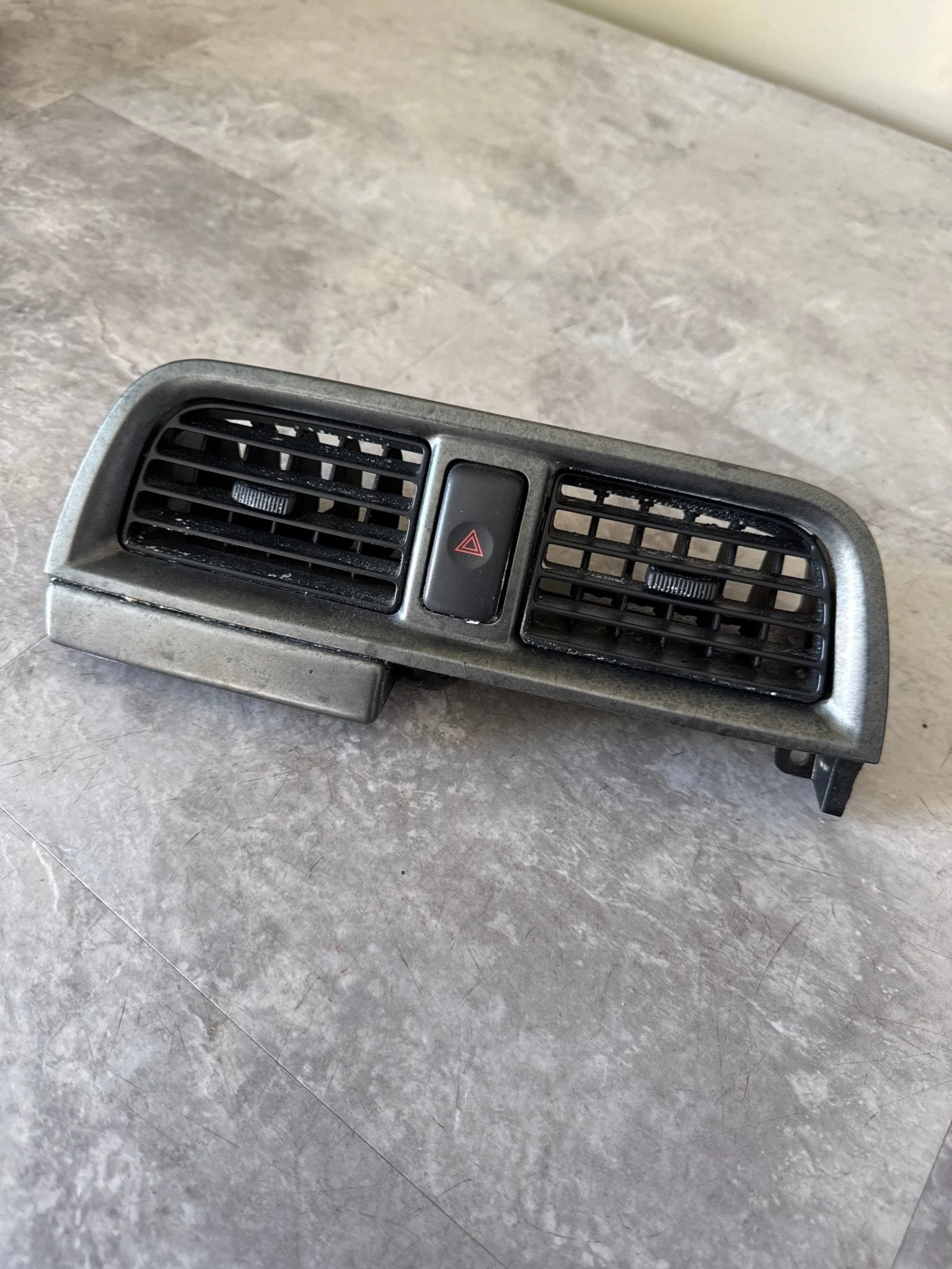 2002-2004 Subaru Impreza WRX STi OEM Center VENT Center DASH VENT AC Heater (04 STi J4