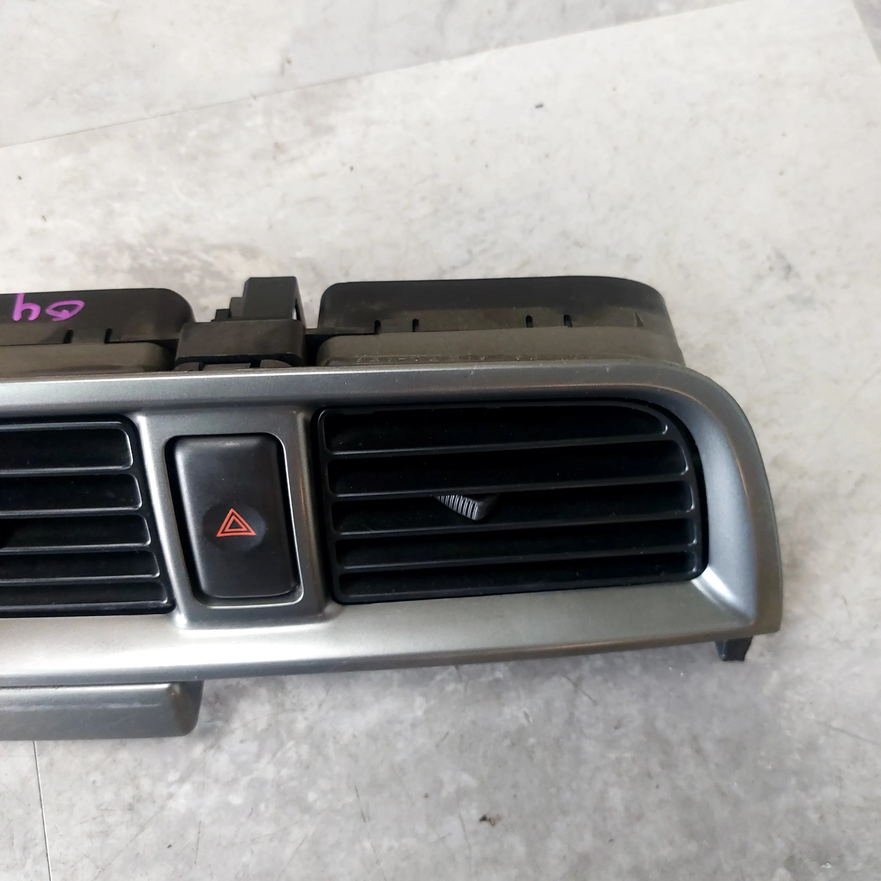 2002-2004 Subaru Impreza WRX STi OEM Center VENT Center DASH VENT AC Heater J4 - Image 3