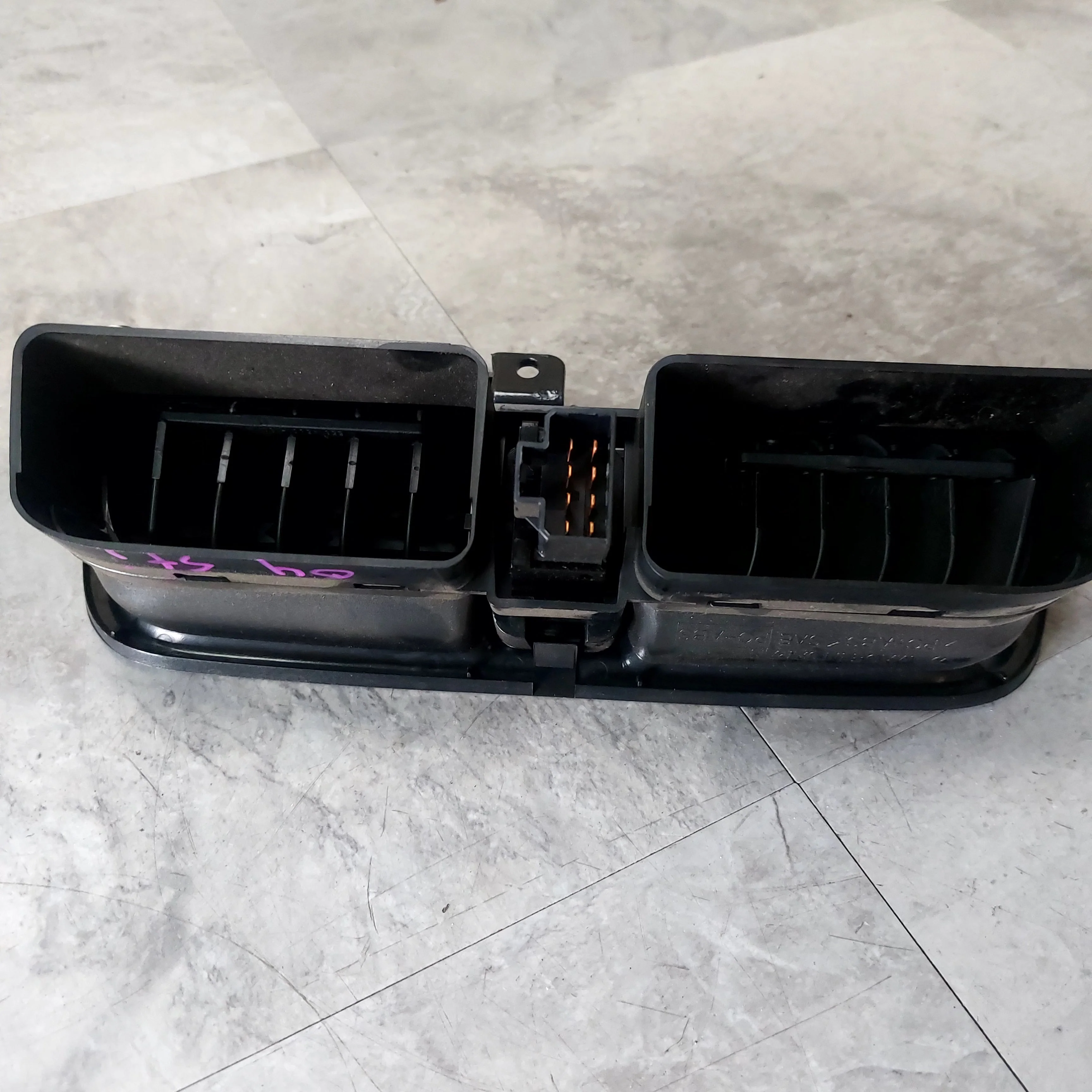 2002-2004 Subaru Impreza WRX STi OEM Center VENT Center DASH VENT AC Heater J4 - Image 5