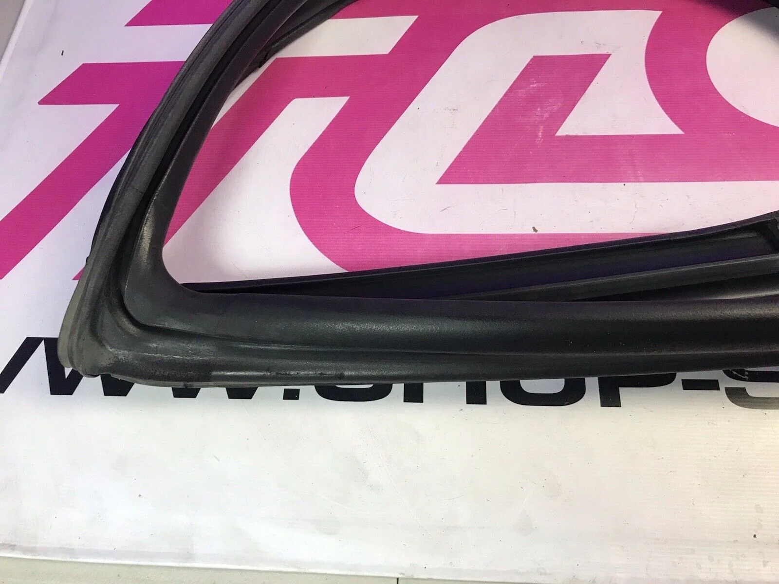 2002-2007 Subaru Impreza Sedan Passenger RH Door Trim Seal B Pillar Exterior - Image 3