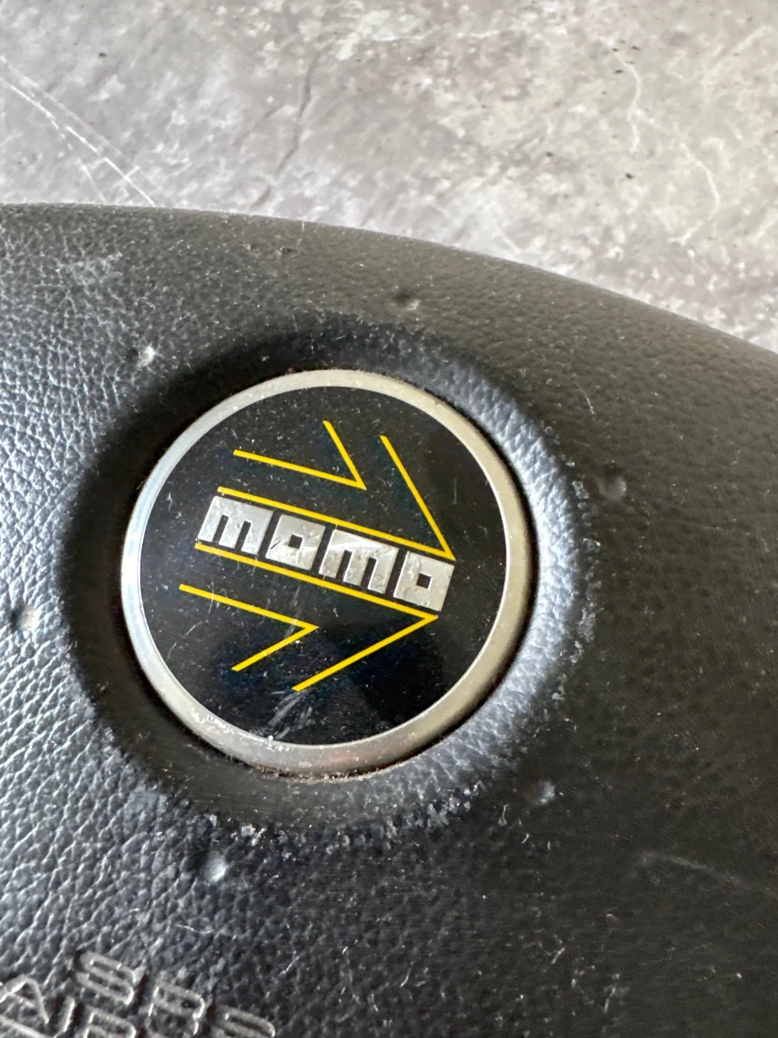 2002-2003 Subaru Impreza WRX & Drivers Airbag Assembly Yellow Momo Cover (2) E3 - Image 2