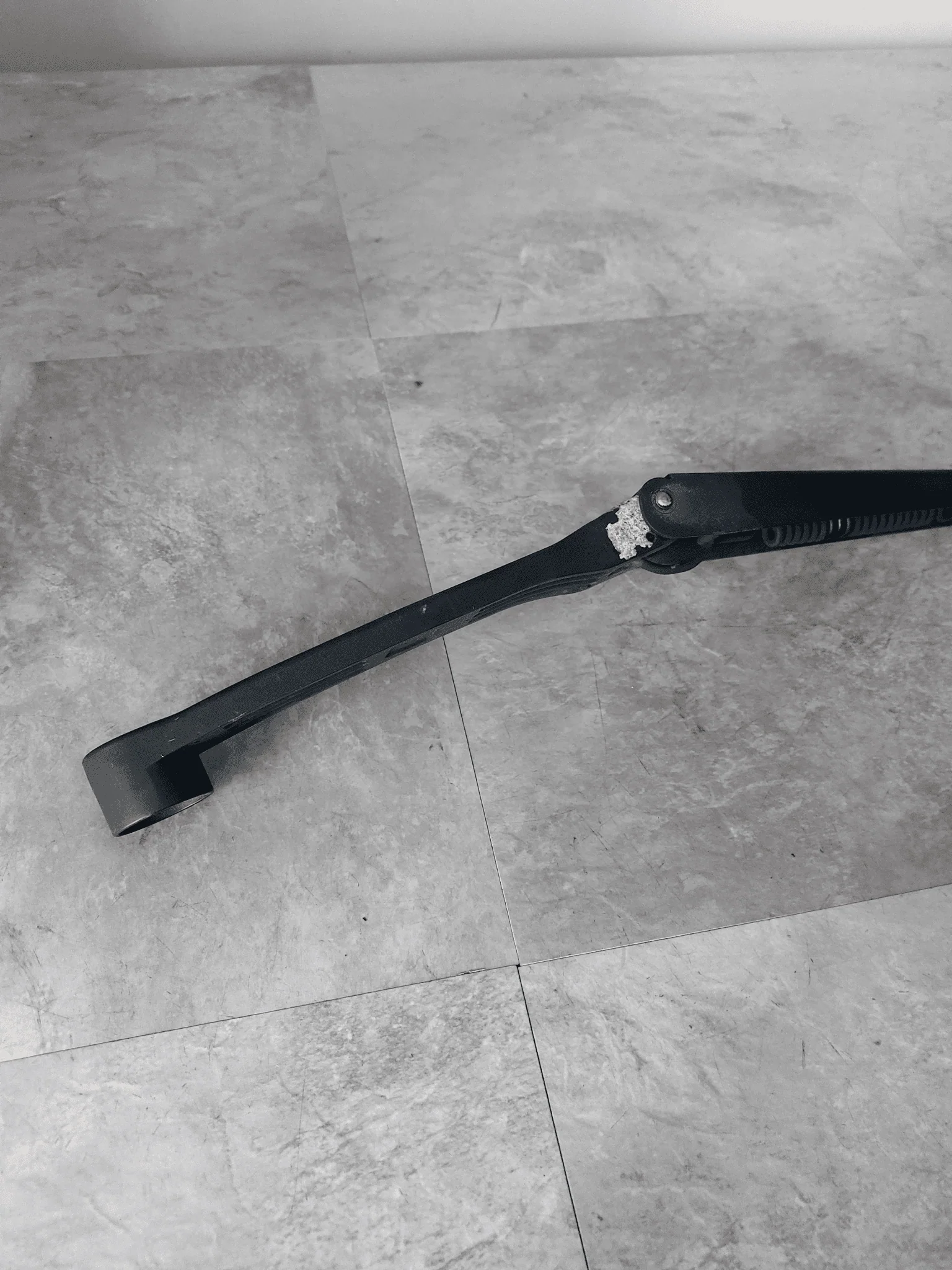 2002-2003 Subaru Impreza WRX OEM Windshield Wiper Arm Blade Pass Side L4 - Image 2