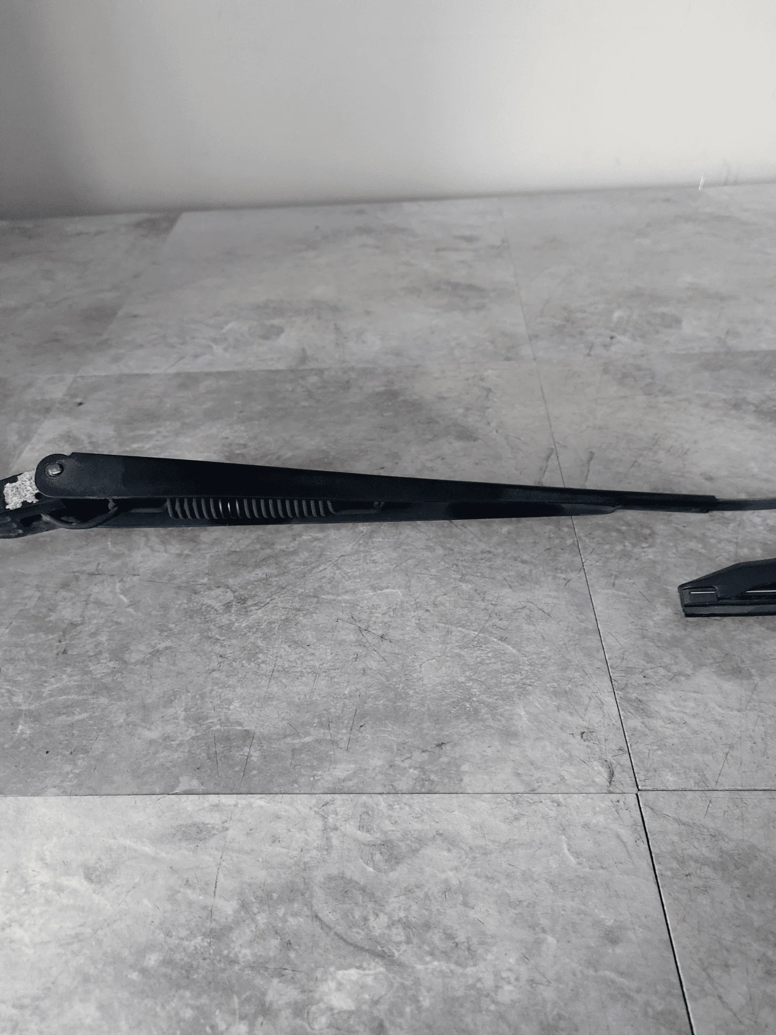 2002-2003 Subaru Impreza WRX OEM Windshield Wiper Arm Blade Pass Side L4 - Image 3