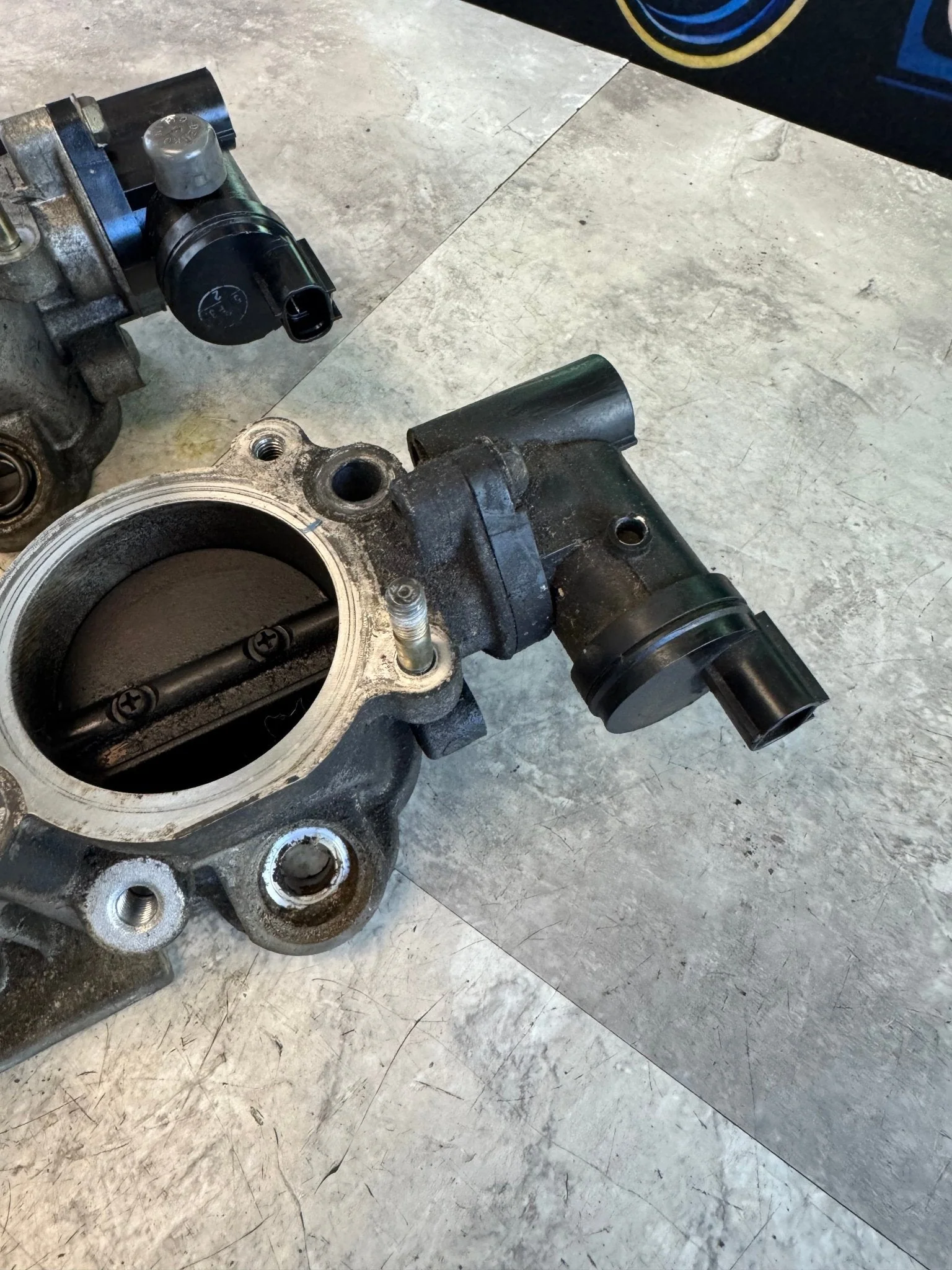 2002-2007 Subaru Impreza WRX STi Engine OEM Intake Manifold TGV C2 - Image 2