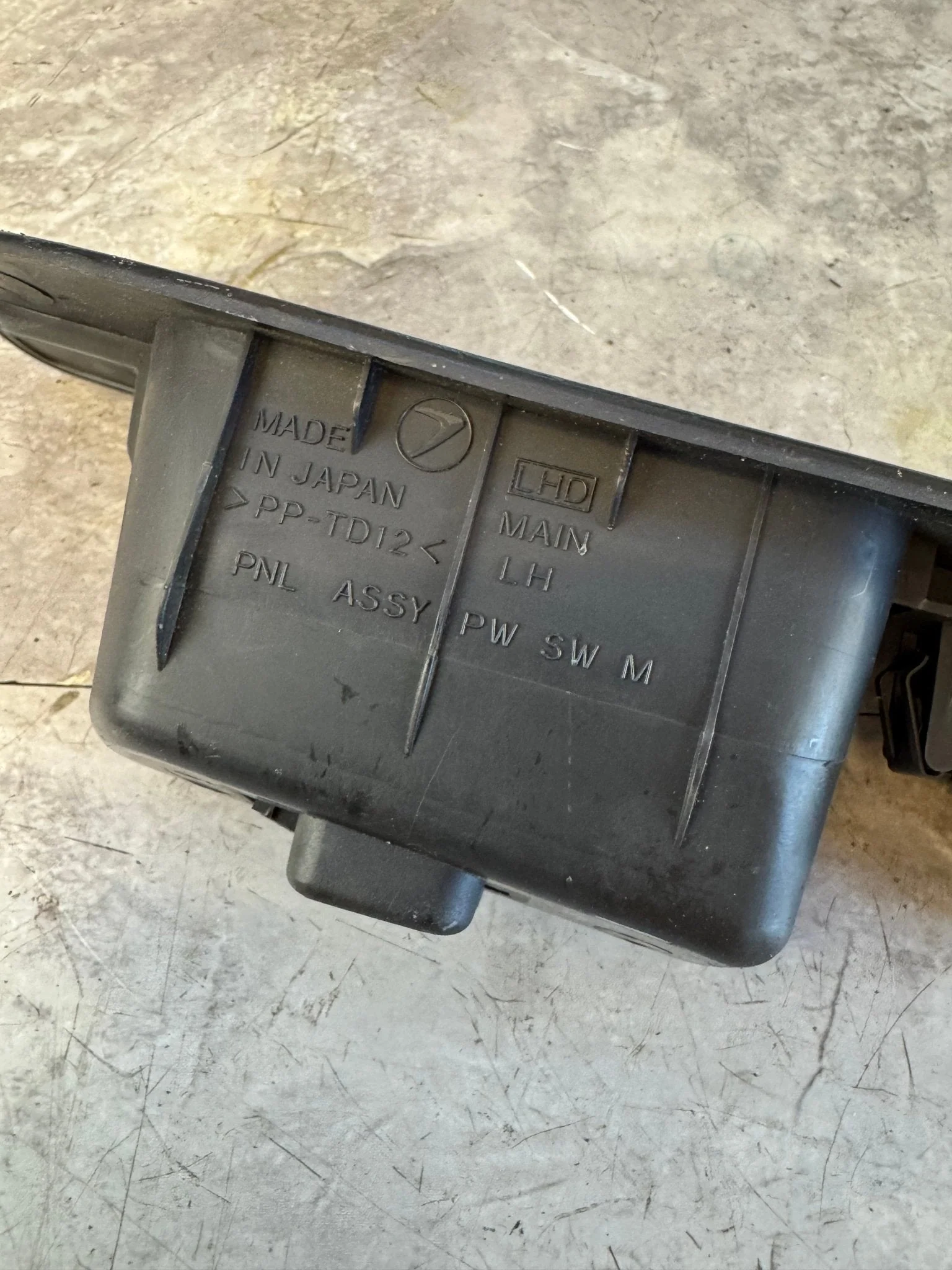 2002-2007 Subaru Impreza WRX STi OEM Master Window Lock Trim Switches Panel E2 - Image 7