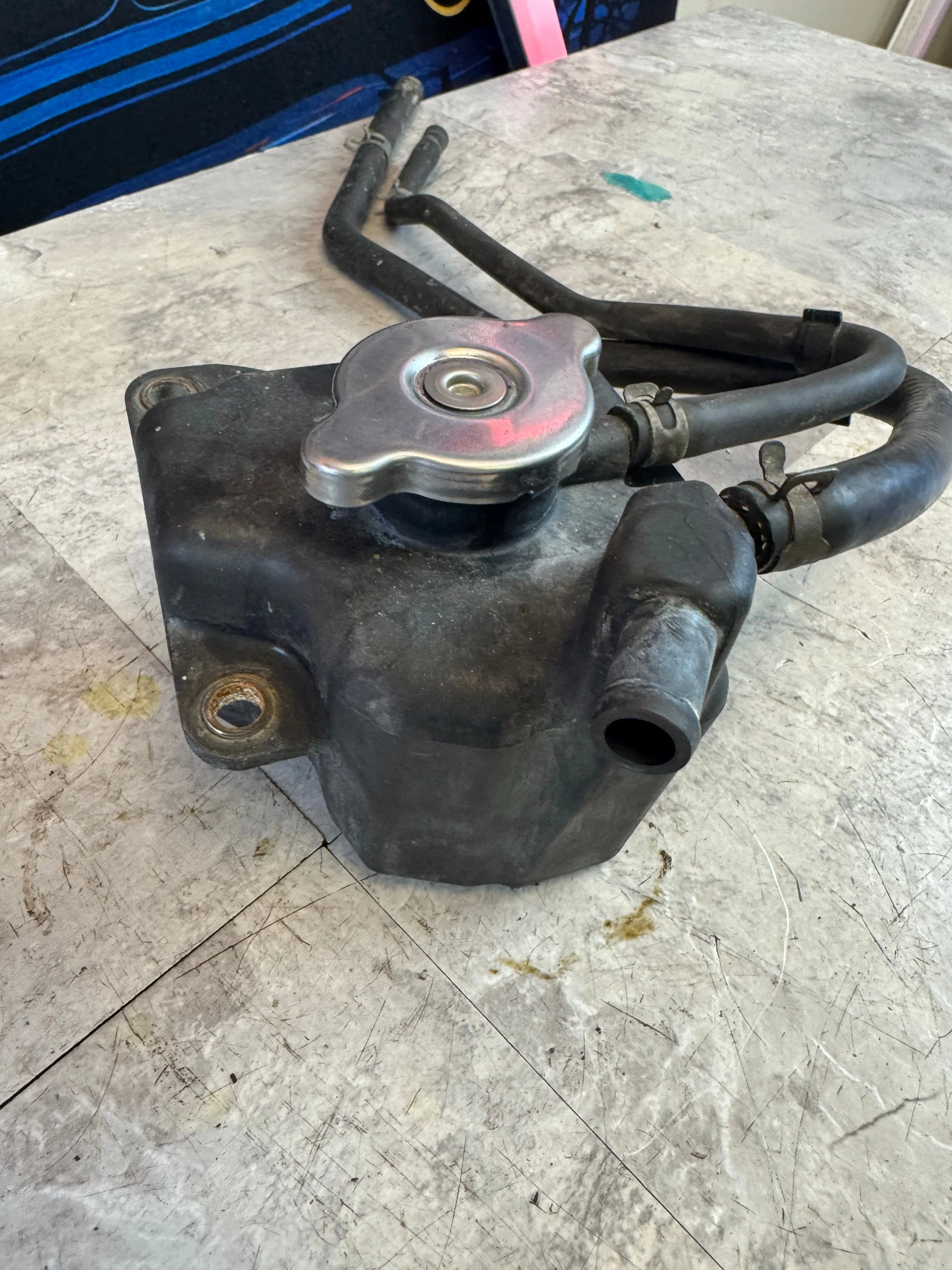 2002-2007 Subaru Impreza WRX STi OEM Tank Assembly w/ Hoses R2 - Image 3