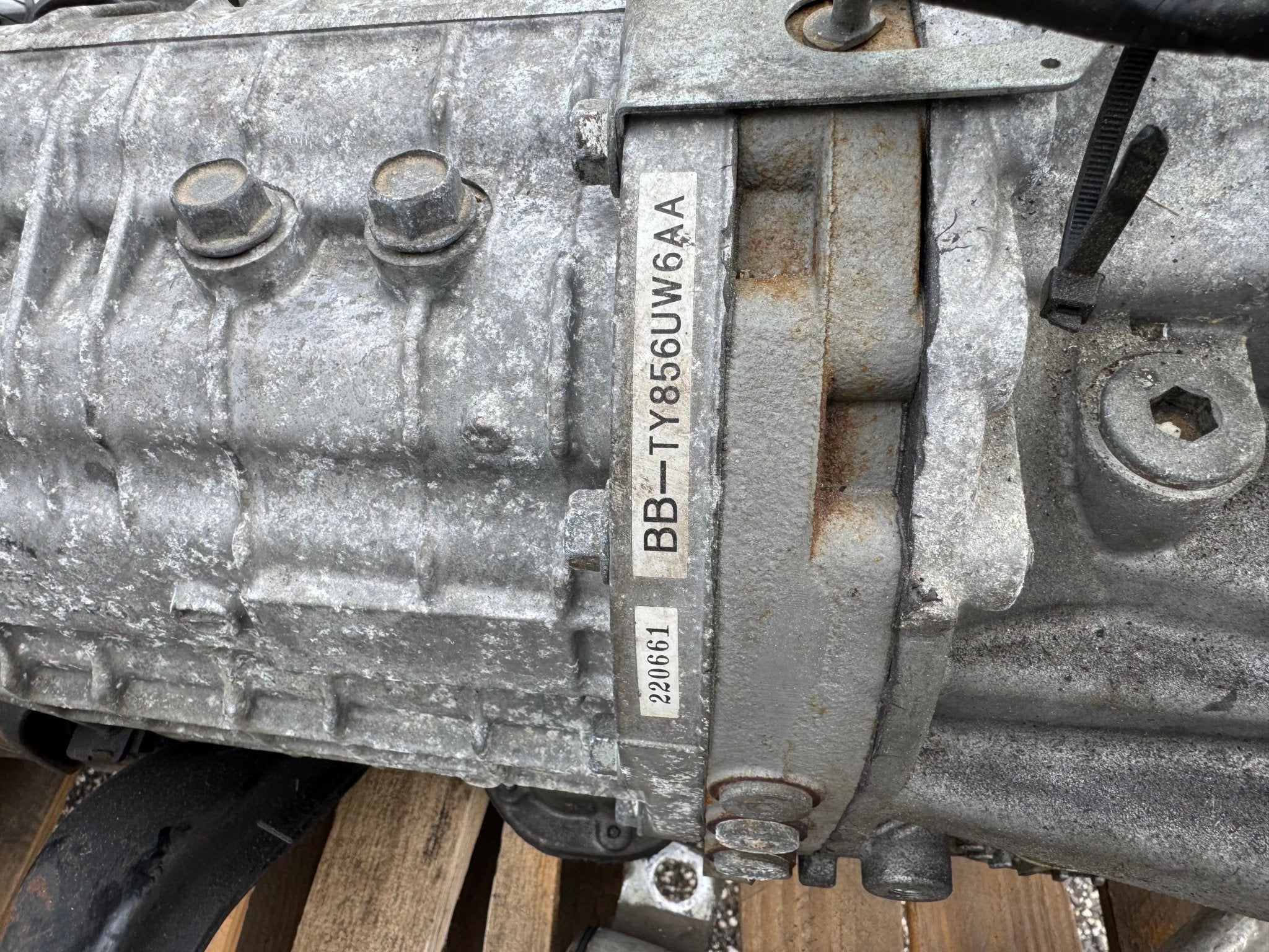 2002-2007 Subaru wrx 6 speed swap STi dccd transmission w/ gold brembos 5x114 r180 - Image 3