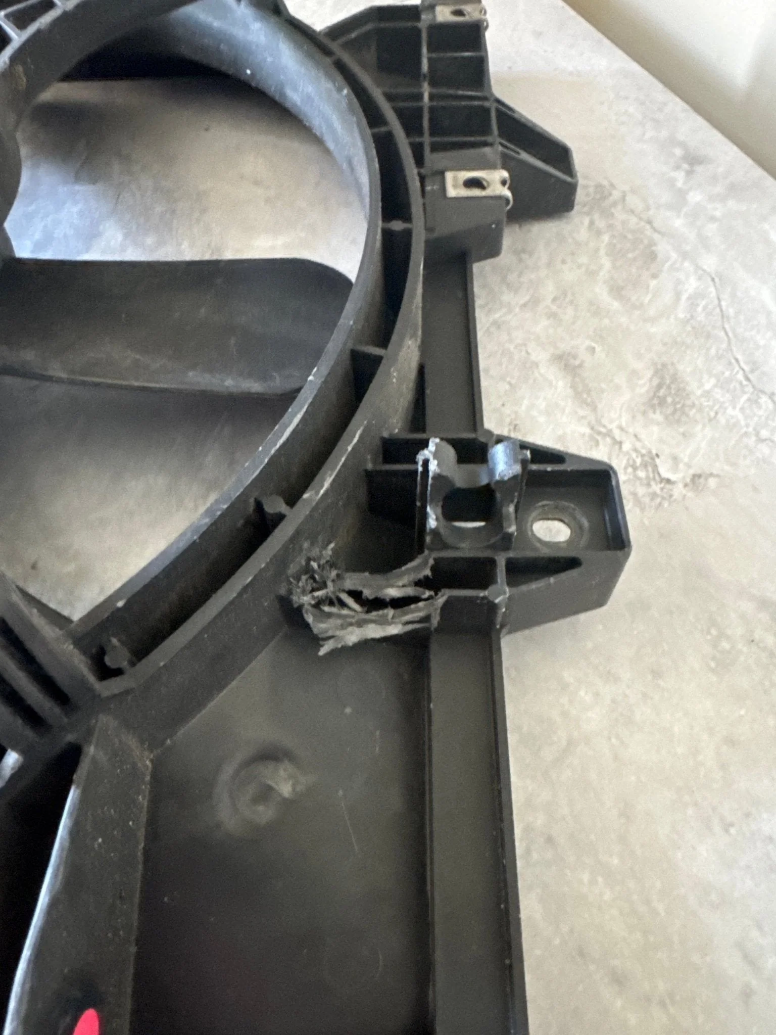 2003-2008 Subaru Forester Turbo Engine OEM Radiator Cooling Fan Shroud Assembly (2) D3 - Image 3