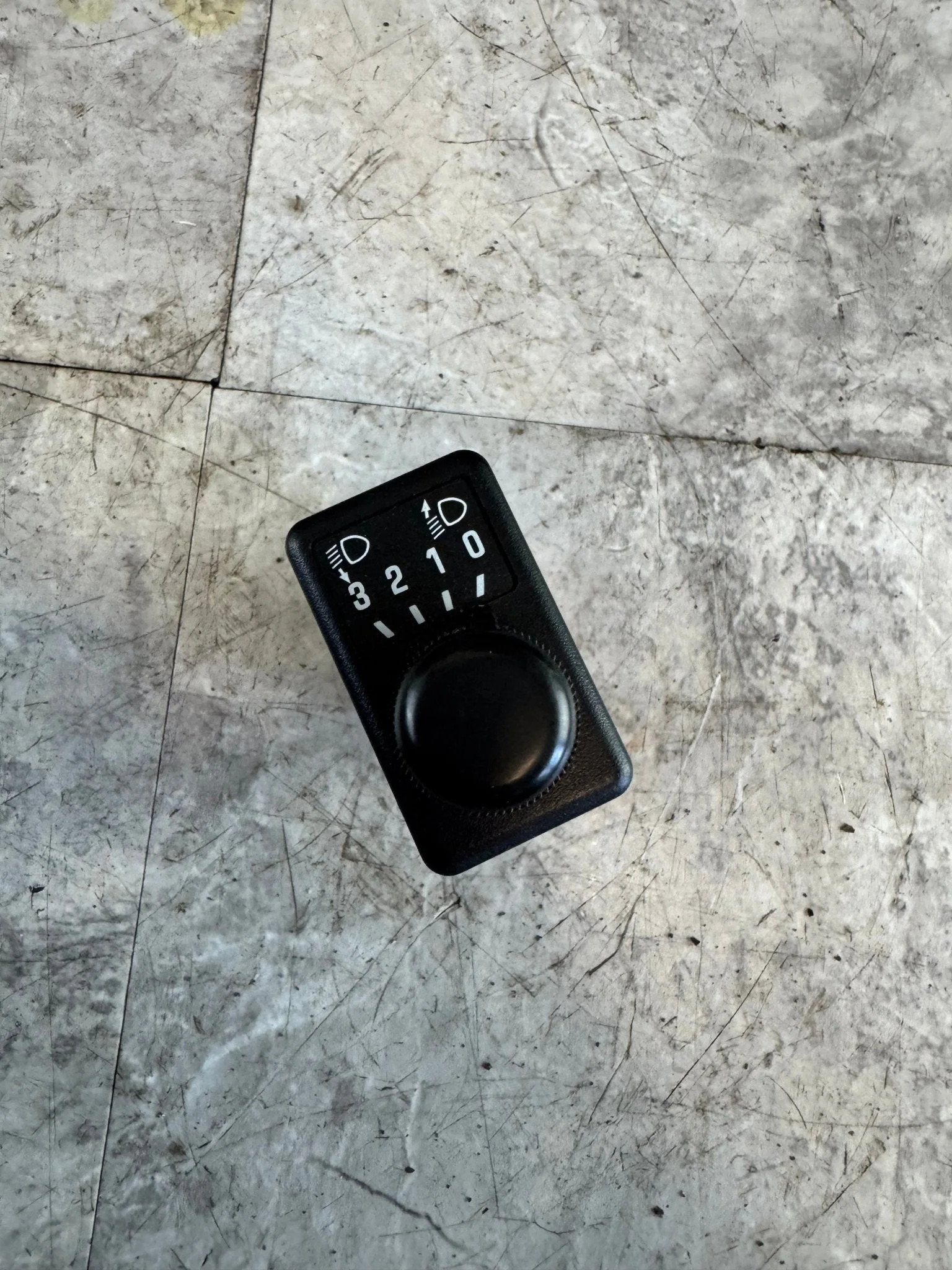 2004-2005 Subaru Impreza WRX STi Headlight Leveling Switch Adjustment Knob