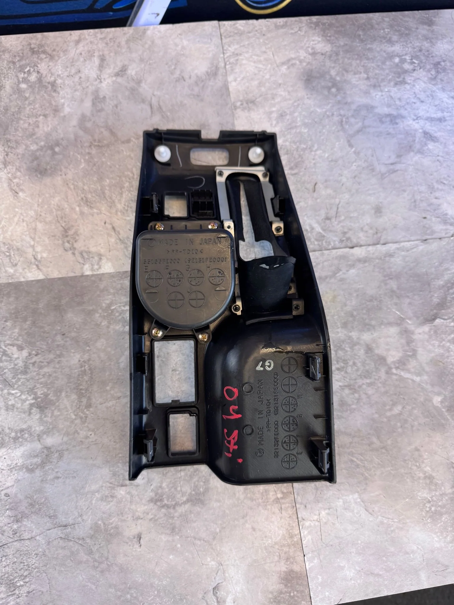 2004-2005 Subaru Impreza WRX STi OEM Center Console Upper Trim Black Y2 - Image 4