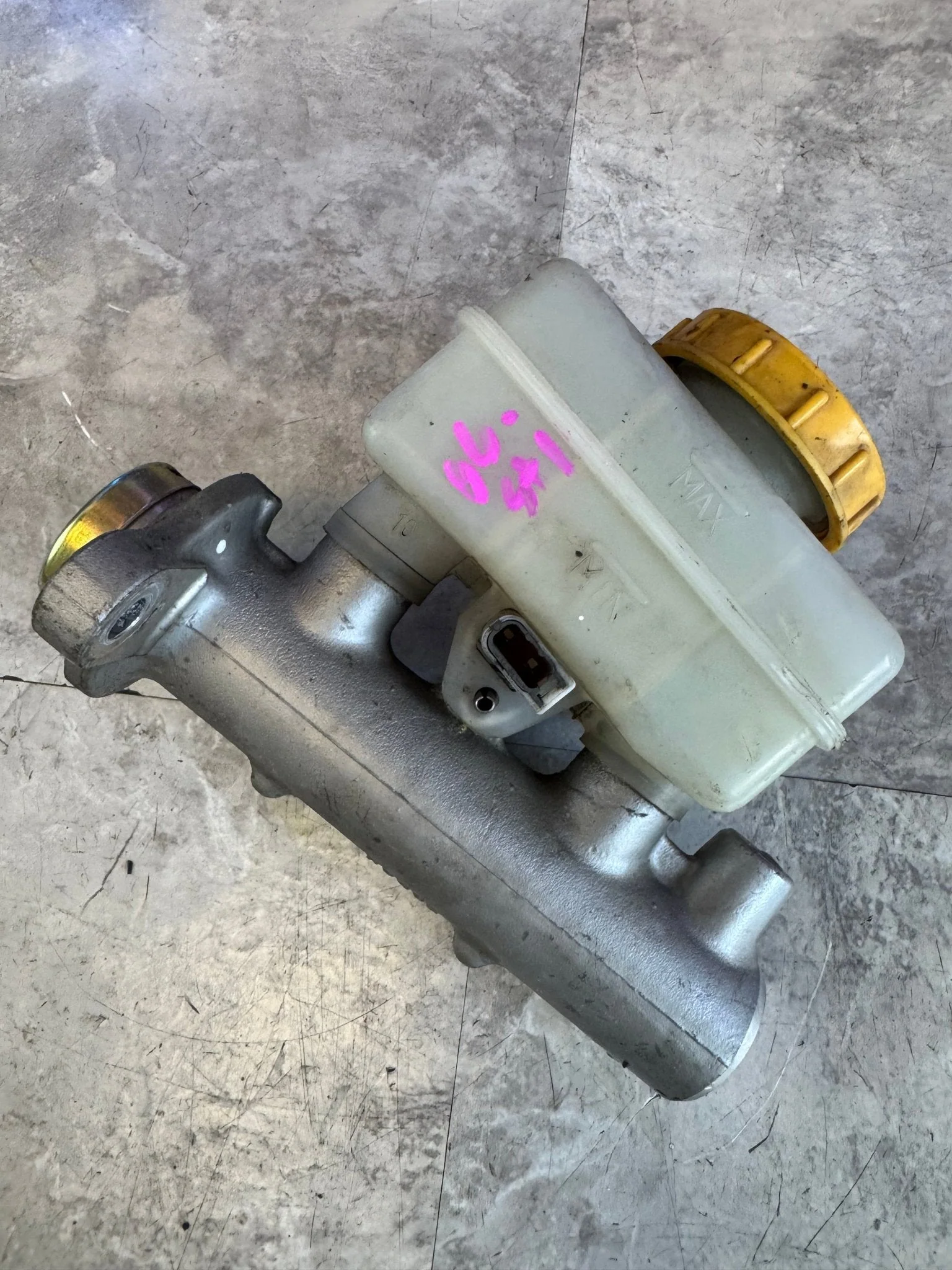 2004-2007 Subaru Impreza WRX STi OEM Brake Master Cylinder Reservoir I2 - Image 3