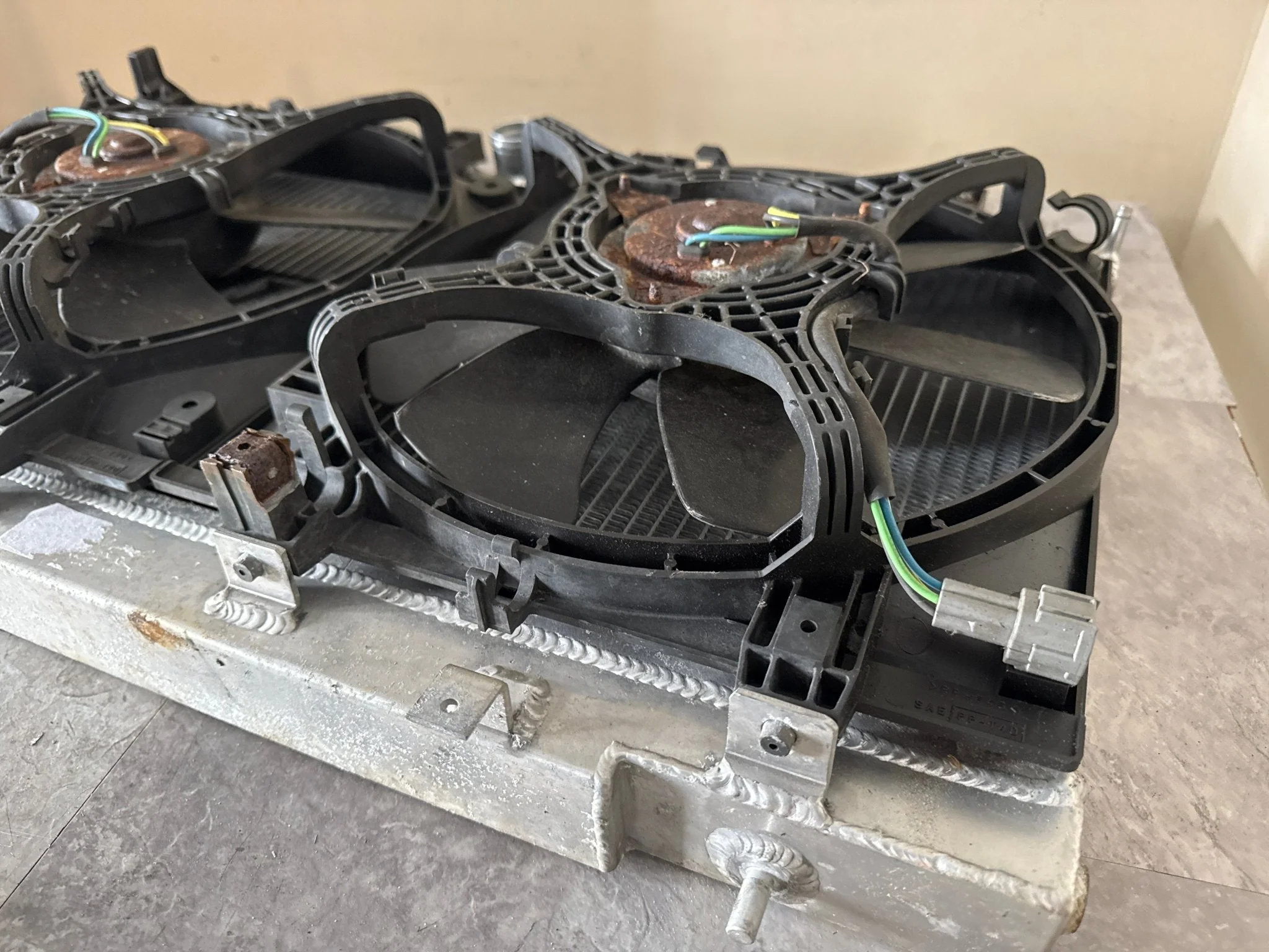 2004-2007 Subaru STi WRX Mishimoto OEM Aluminum Racing Radiator w/ OEM Fans R1 - Image 12