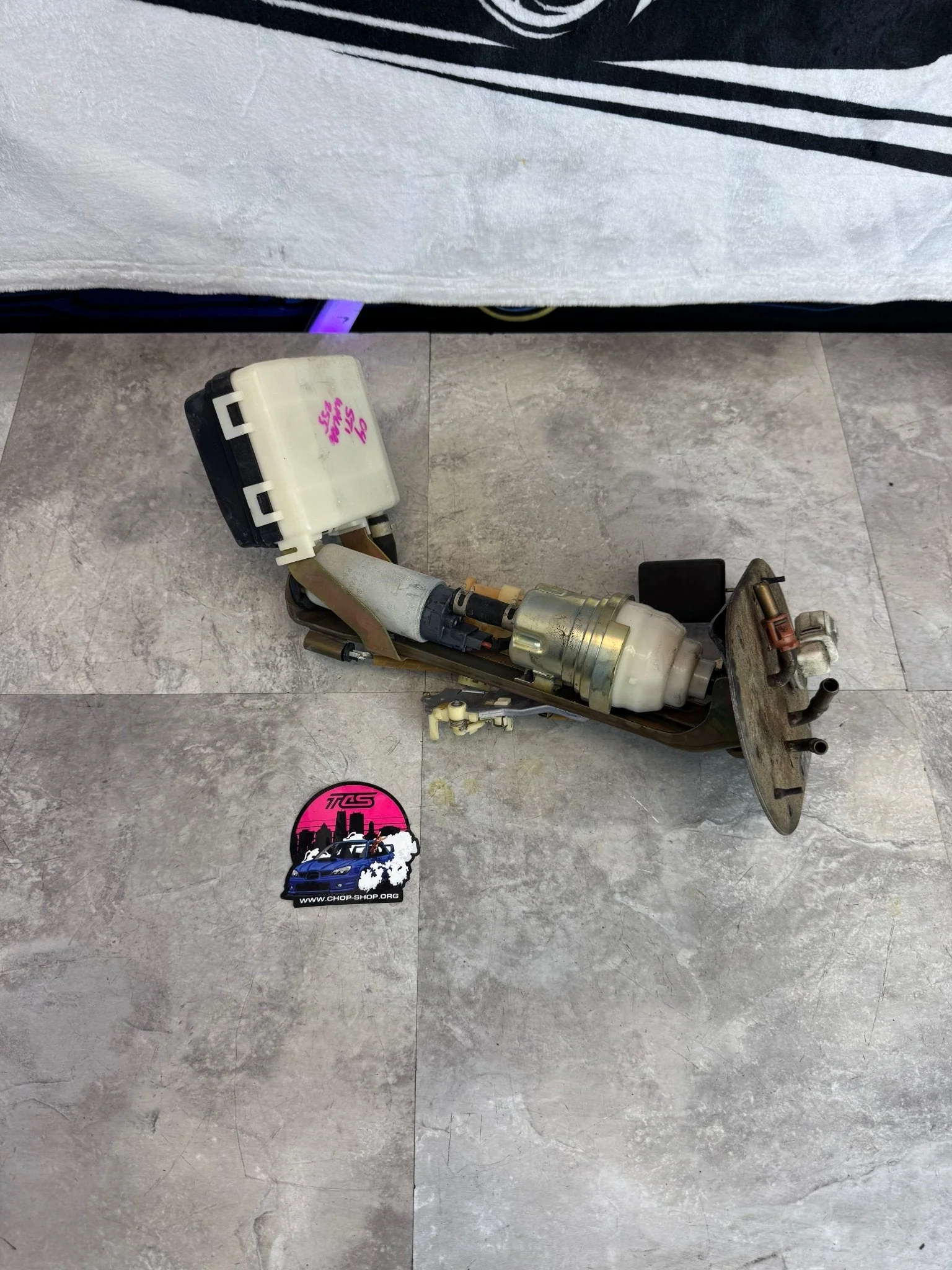 2004-2007 Subaru WRX STi OEM Fuel Hanger With Walbro 255 Fuel Pump Assembly I2