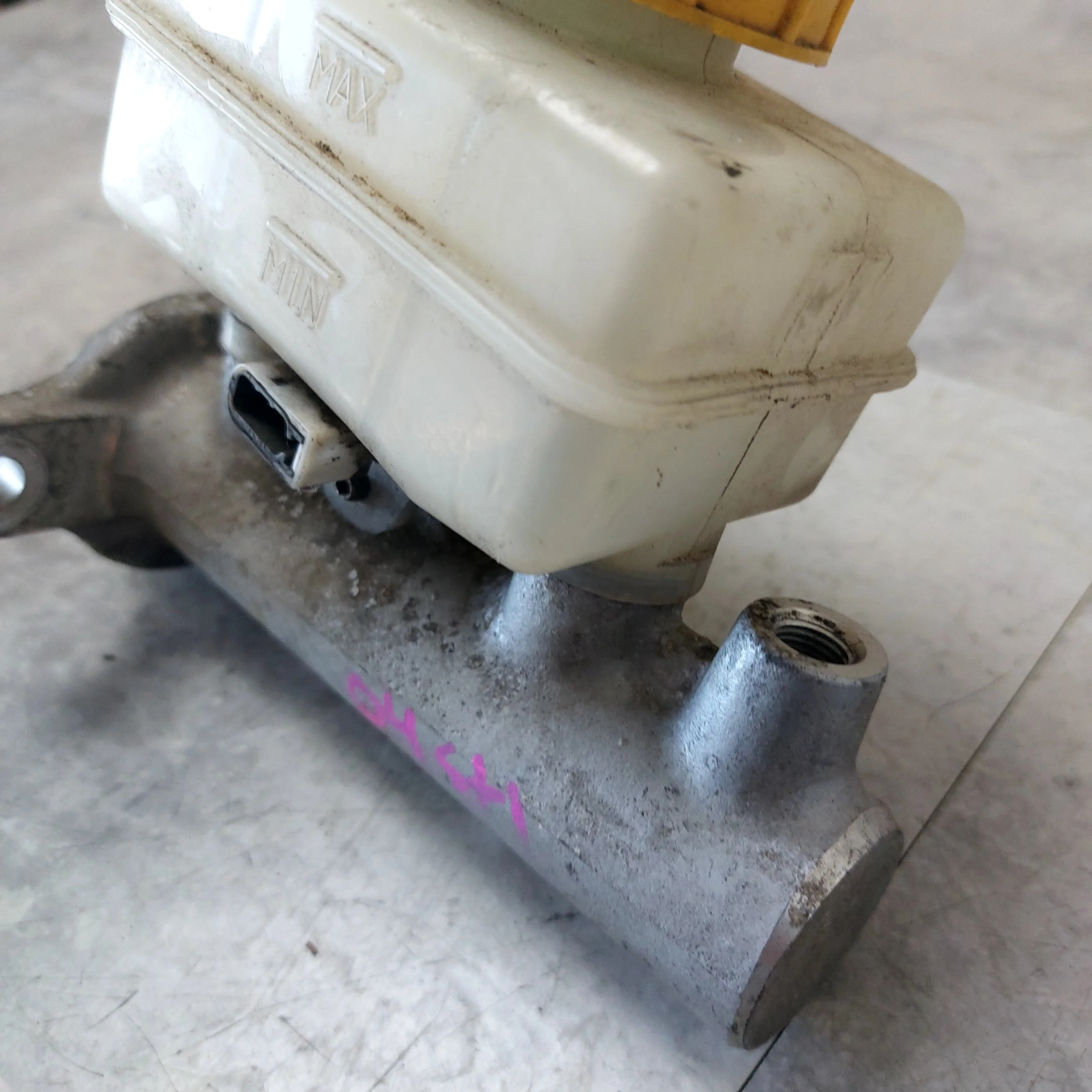 2004-2007 Subaru Impreza WRX STi OEM Brake Master Cylinder Reservoir - Image 4