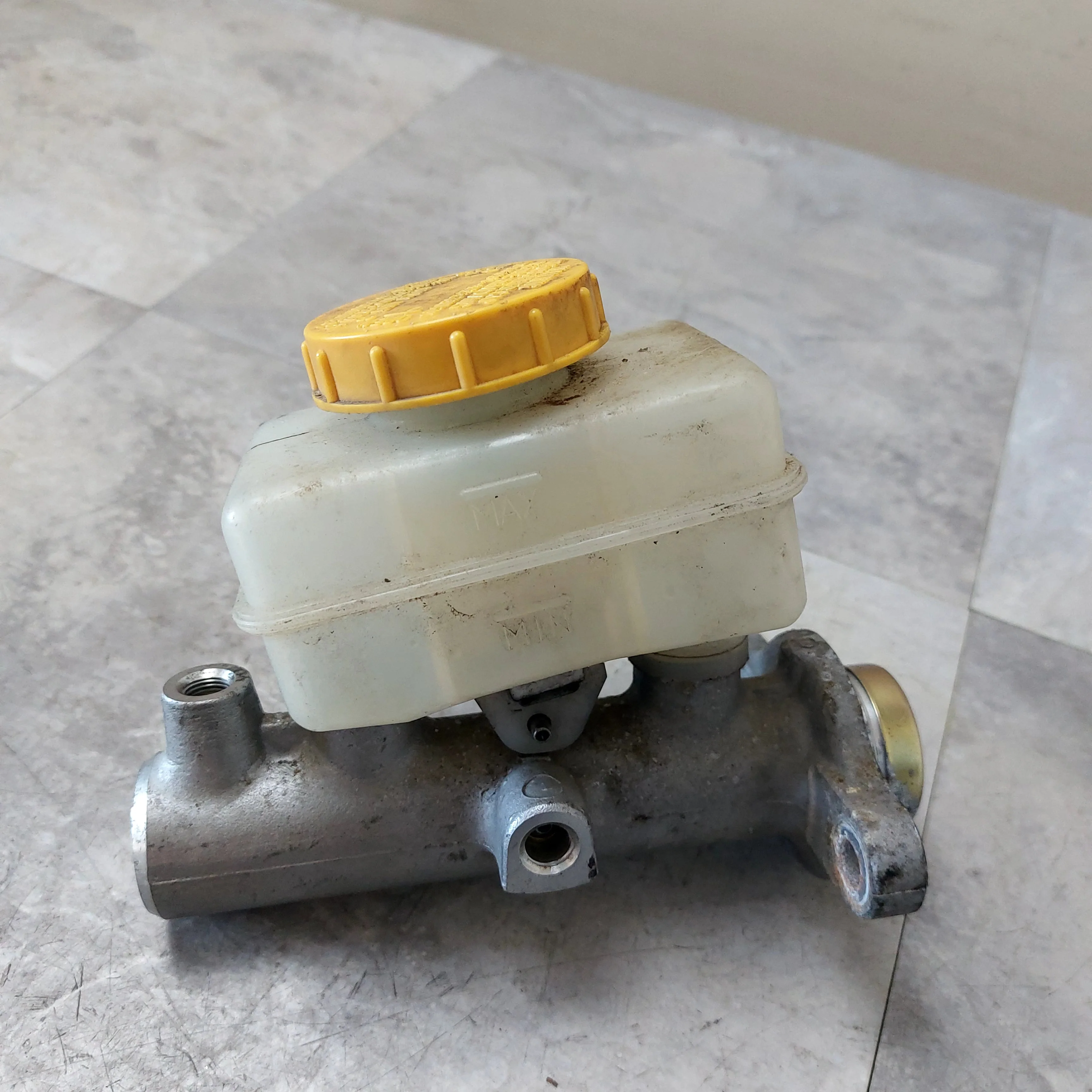 2004-2007 Subaru Impreza WRX STi OEM Brake Master Cylinder Reservoir - Image 6