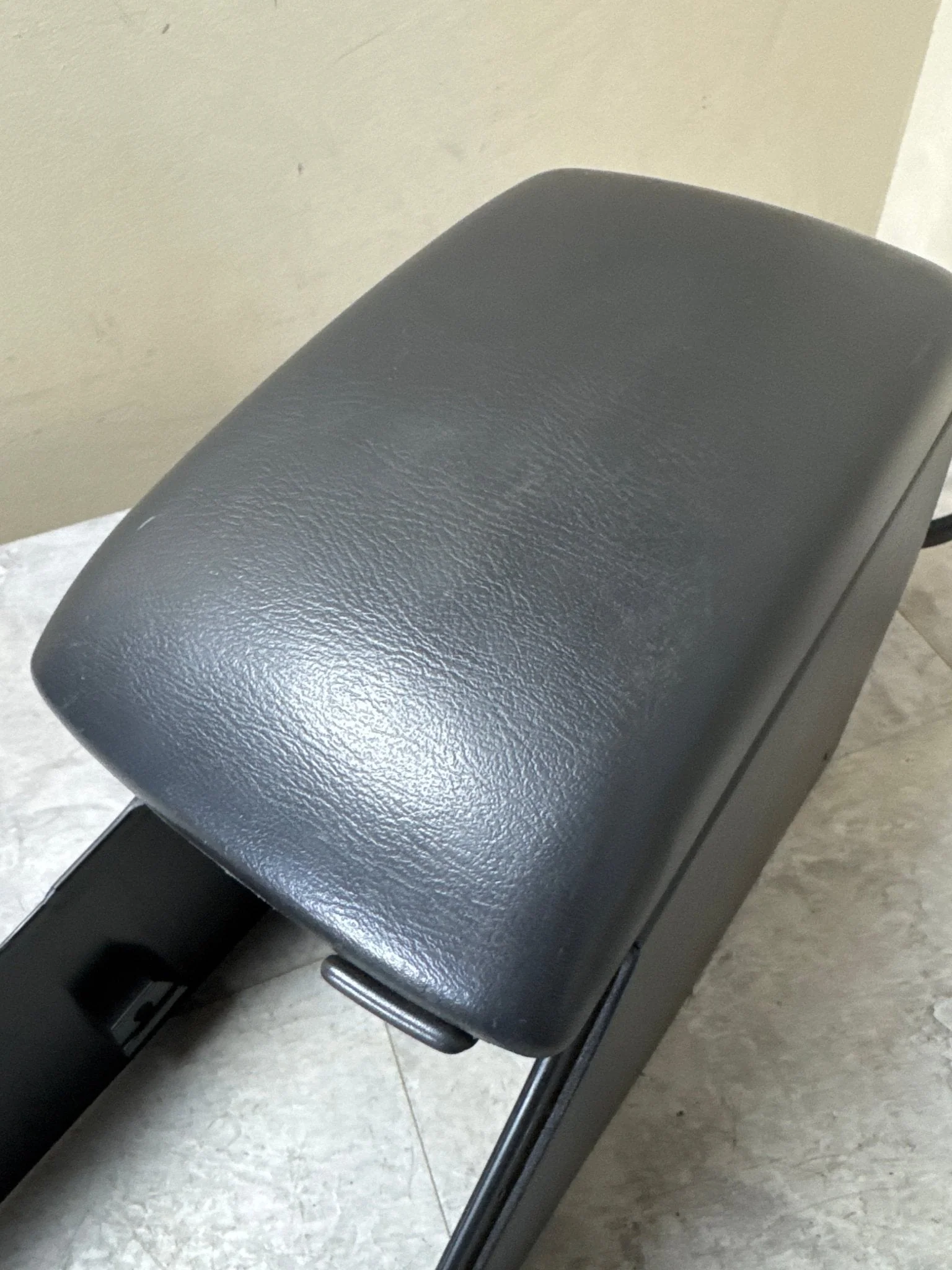 2005-2007 Subaru Impreza WRX STI Black Center Console Rest Trim Middle K1 - Image 3