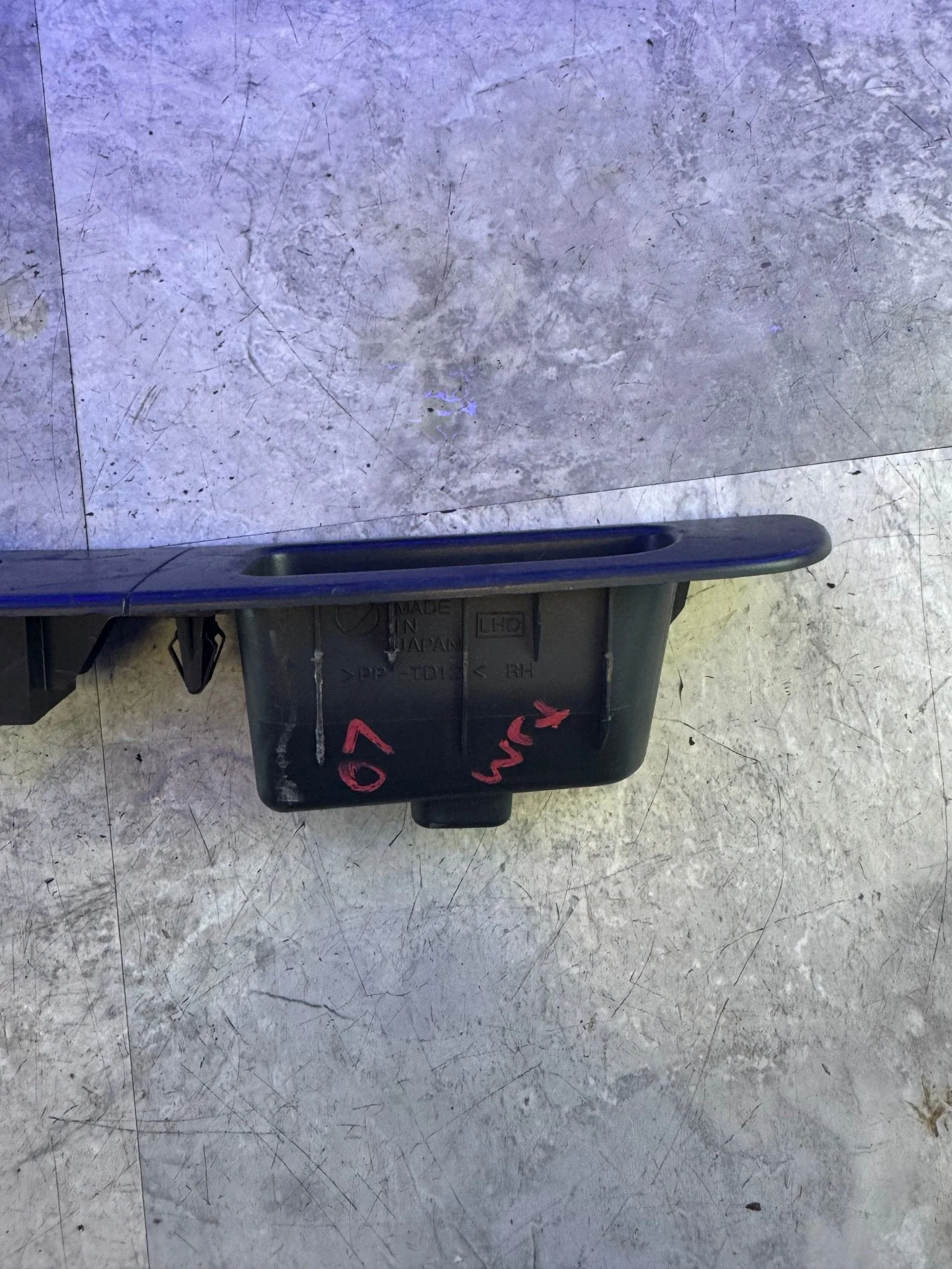 2005-2007 Subaru Impreza WRX STi Front OEM RH Passenger Side Window Lock Switch Trim E2 - Image 2