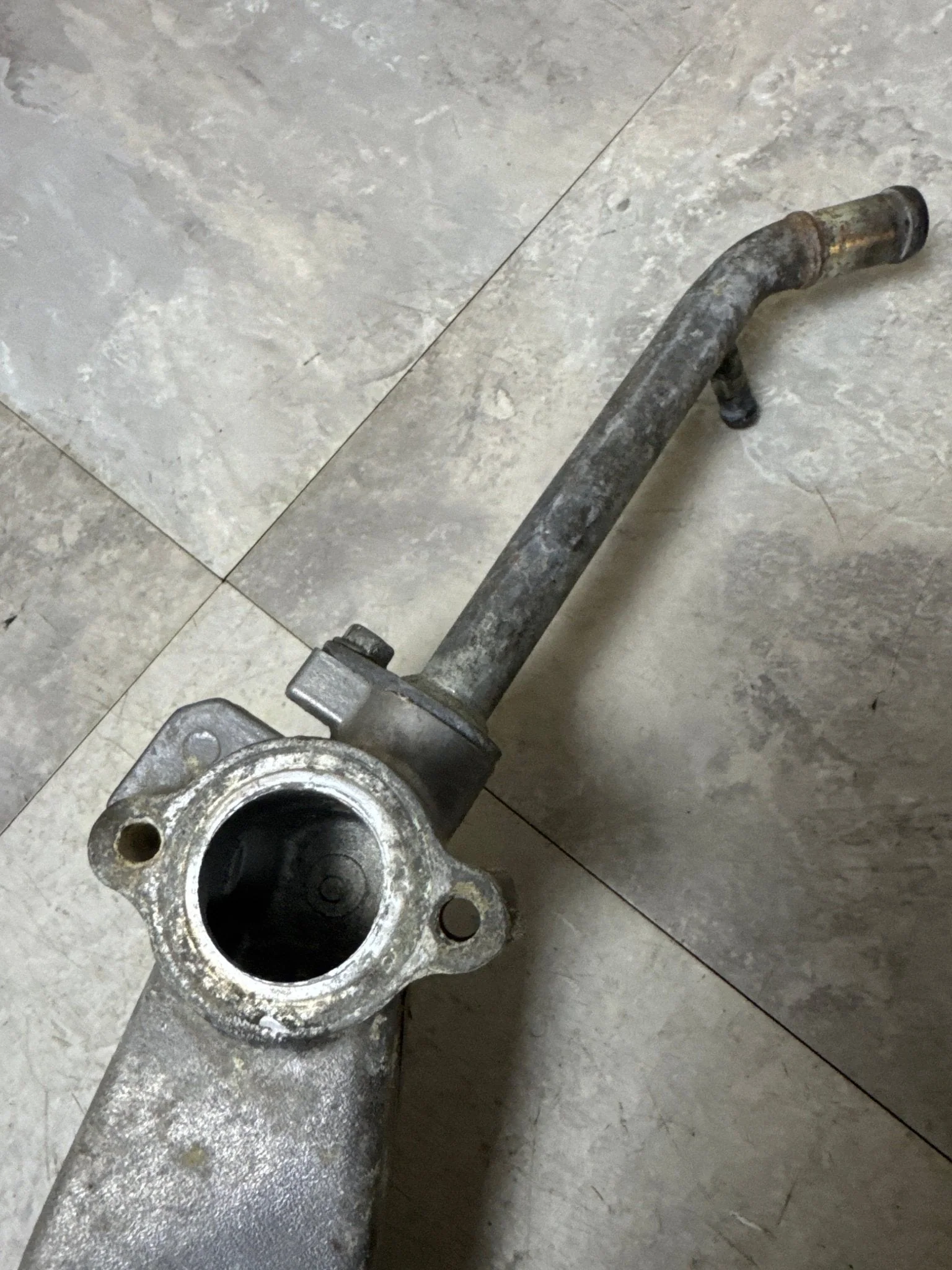 2005-2009 Subaru Legacy GT OEM Coolant Crossover Pipe L3 - Image 6