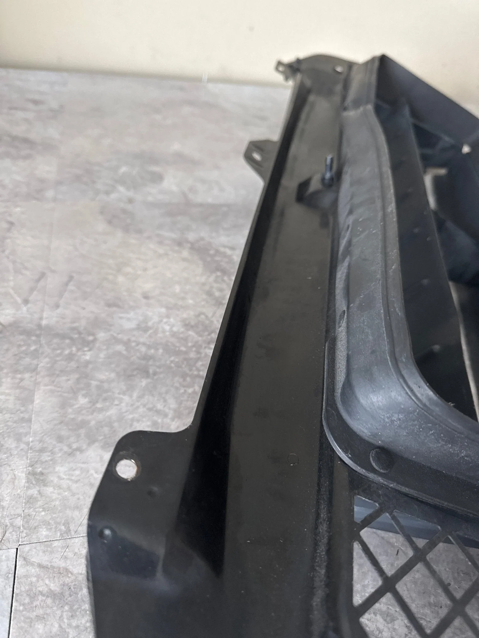 2006-2007 Subaru Impreza WRX STi OEM Intercooler Spray Hood Scoop Splitter Assembly (07 STi) E5 - Image 3