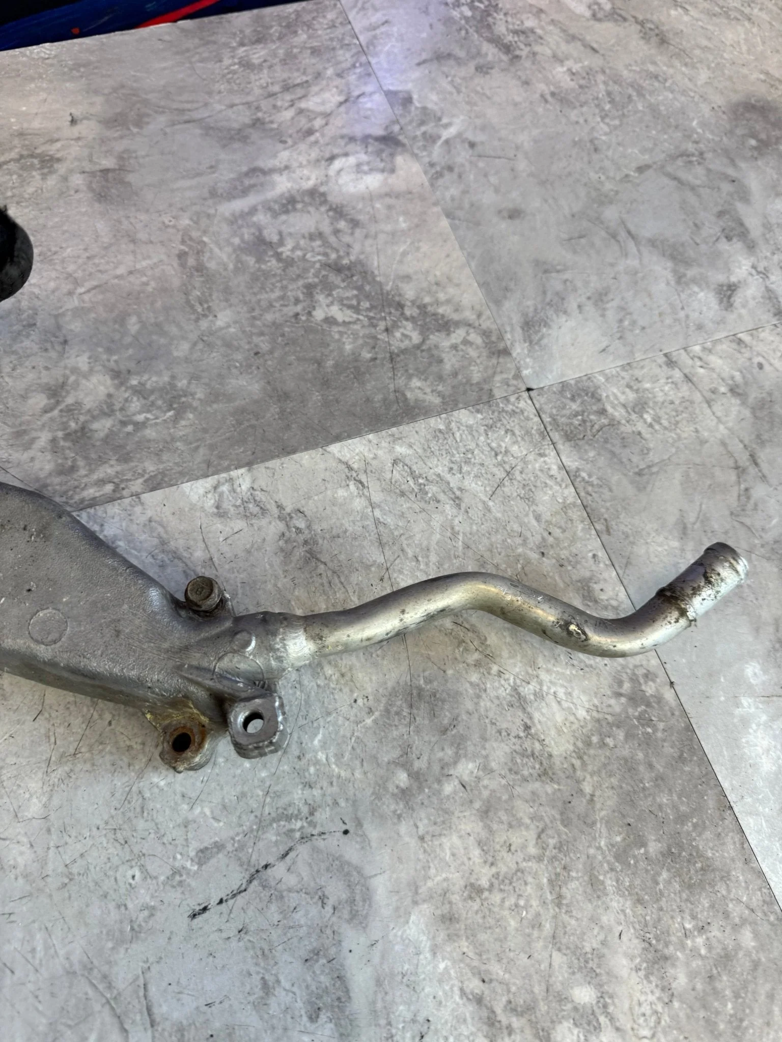 2006-2007 Subaru WRX STi Engine OEM Coolant Crossover Assembly L3 - Image 4