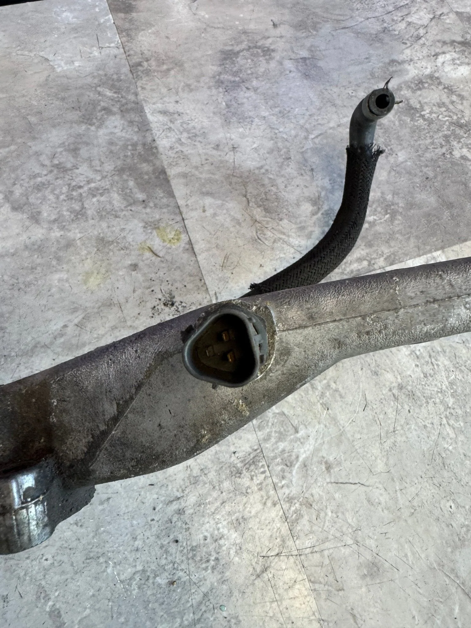 2006-2007 Subaru WRX STi Engine OEM Coolant Crossover Assembly L3 - Image 5