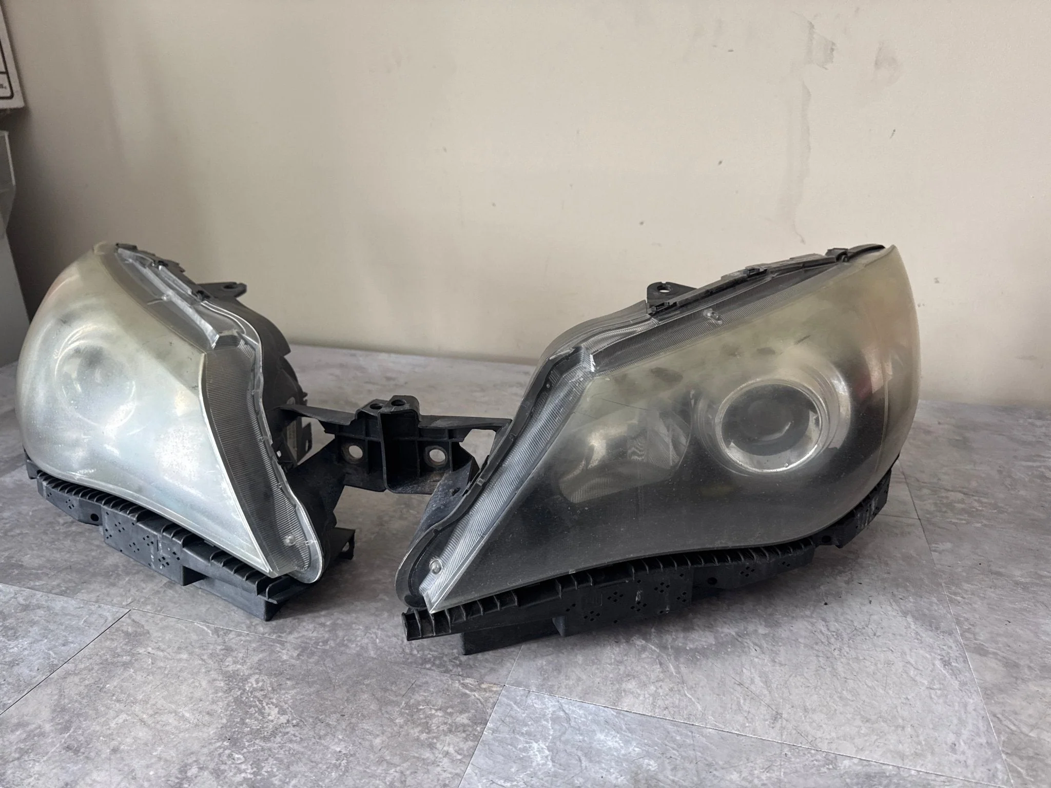 2008-2011 Subaru Impreza WRX STi Headlight Assy Set LH RH Drivers Side Passenger Side (2010 WRX) A1