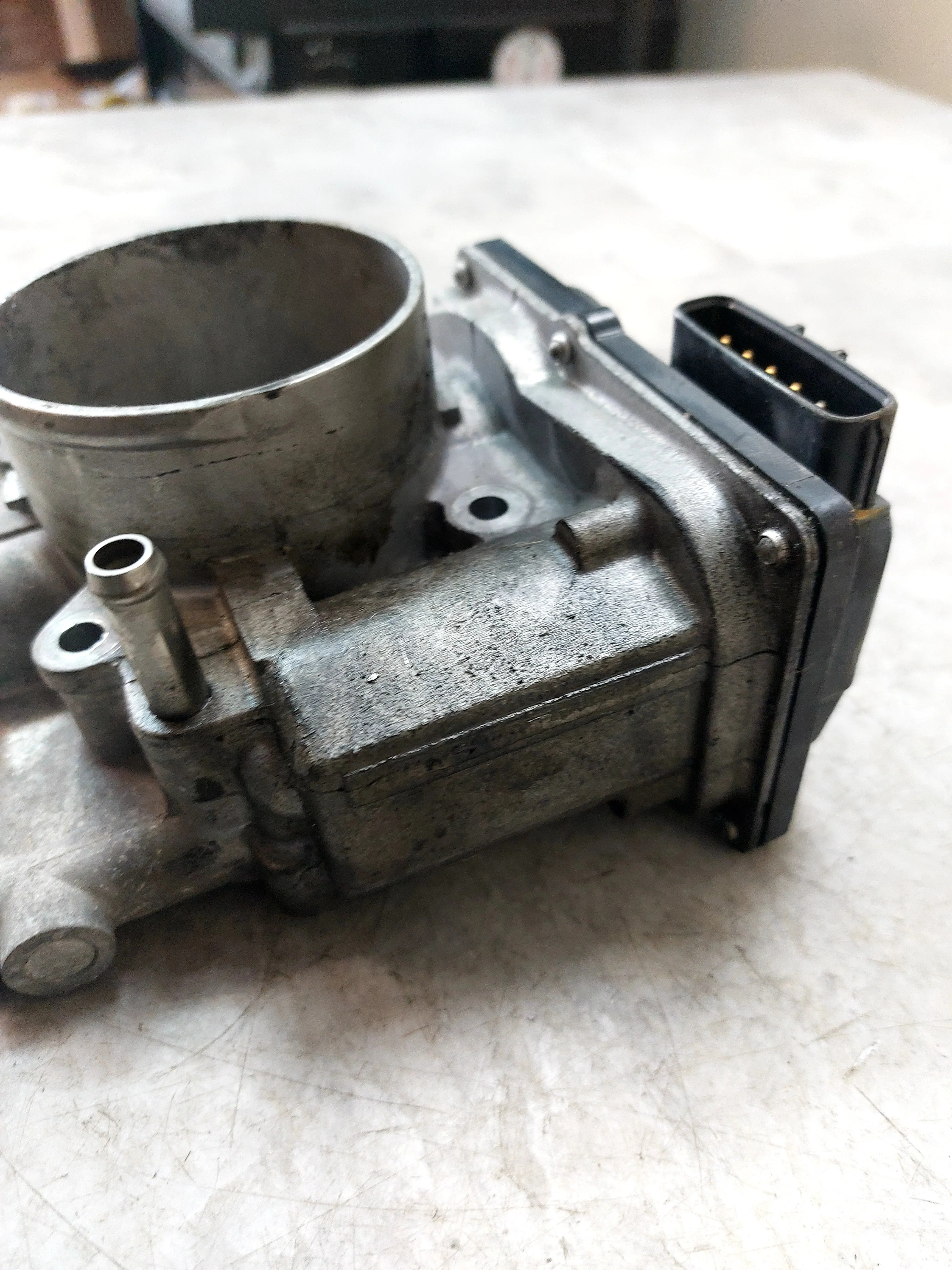 2015-2019 Subaru WRX STi OEM Throttle Body Valve Assembly 16112AA370 y4 - Image 4
