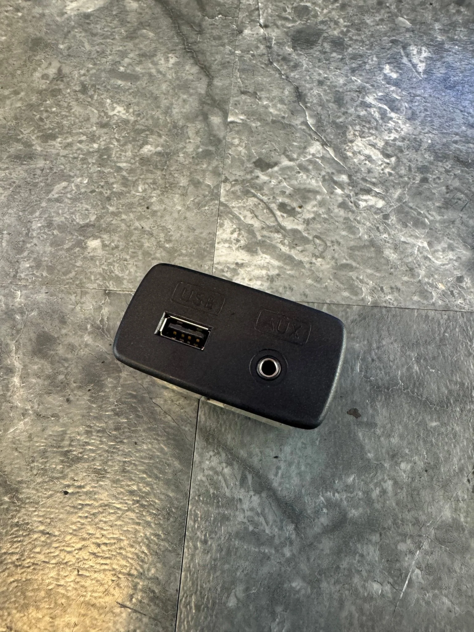 2015-2021 Subaru WRX STi Aux USB Port Audio Control Terminal 86257AJ220 (Bins)