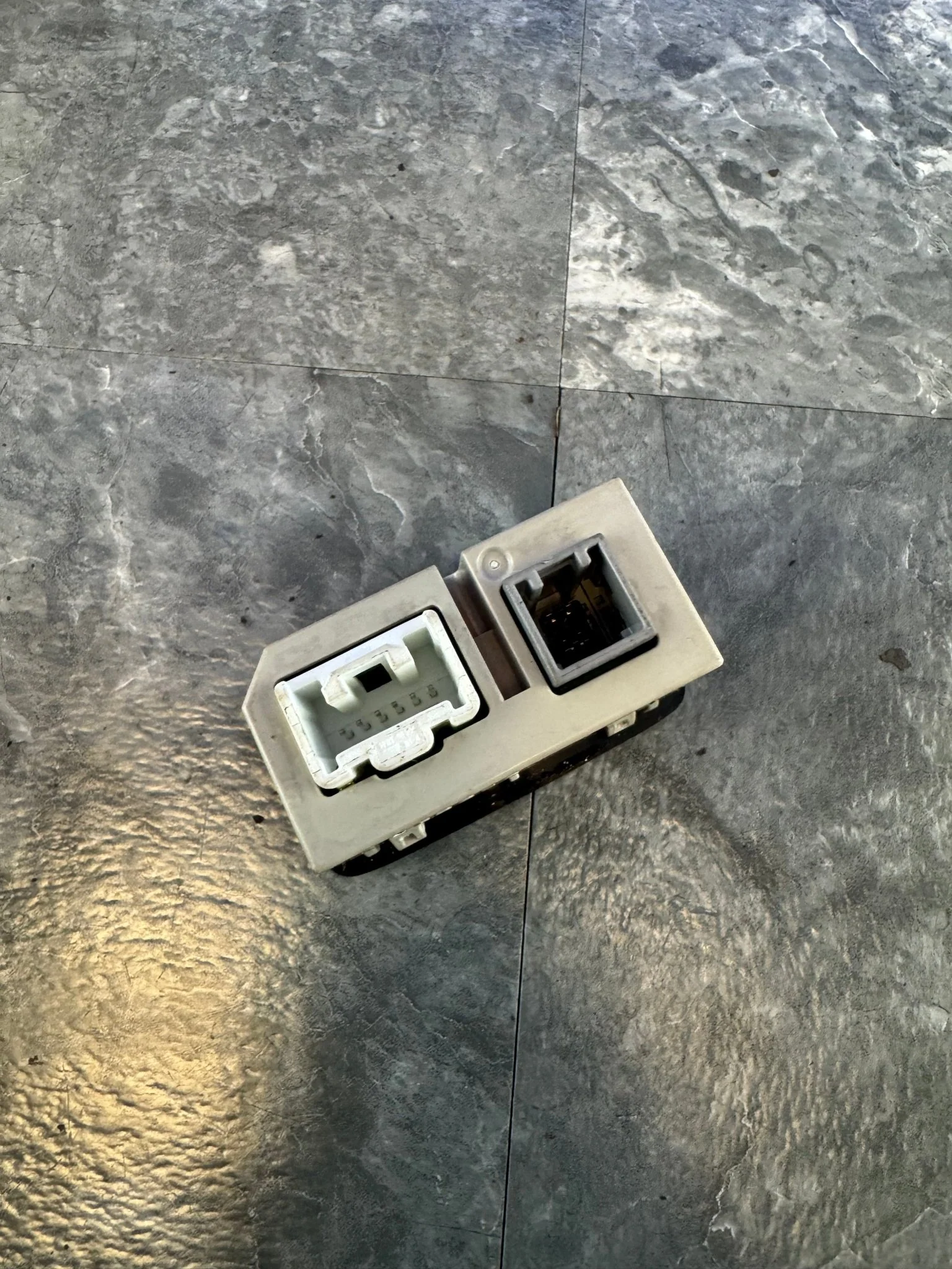 2015-2021 Subaru WRX STi Aux USB Port Audio Control Terminal 86257AJ220 (Bins) - Image 3
