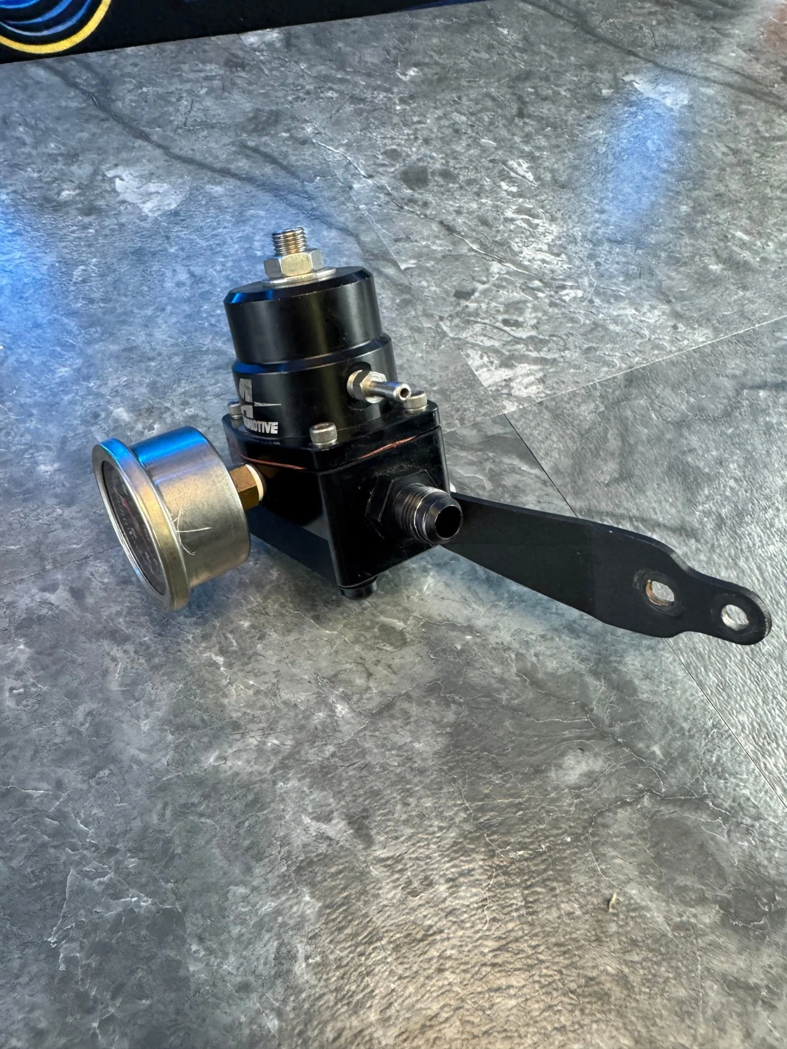 Aeromotive Fuel Pressure Regulator With Gauge AN6 Fittings And Bracket P3 - Image 5