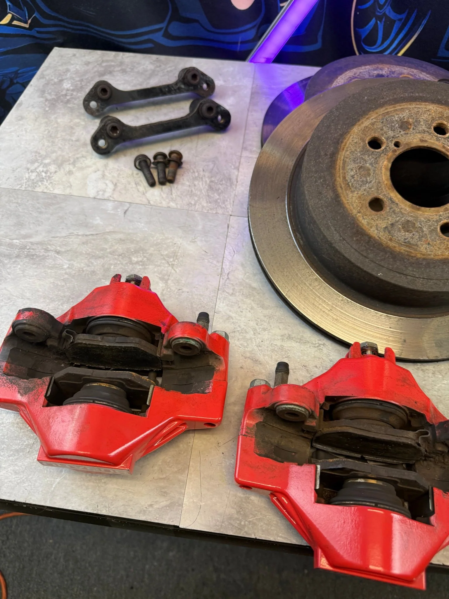 FAST WRX brake kit 5x100 08-14 SUBARU WRX 4 / 2 pot Fuji calipers wave spec rotors & adapters - Image 5