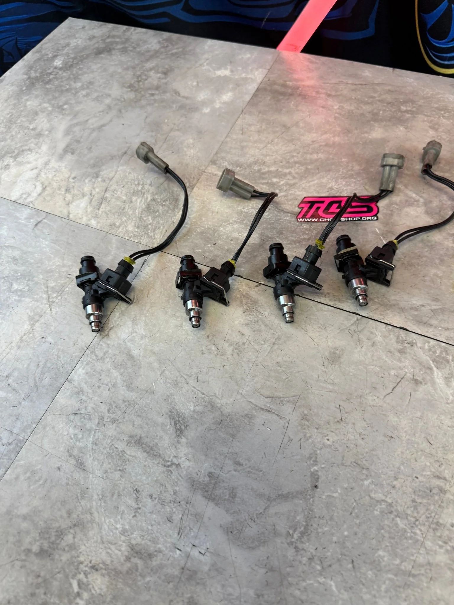 FIC fuel injectors 1300 CC top feed Subaru STi & wrx w/ plug & play jumpers - Image 4