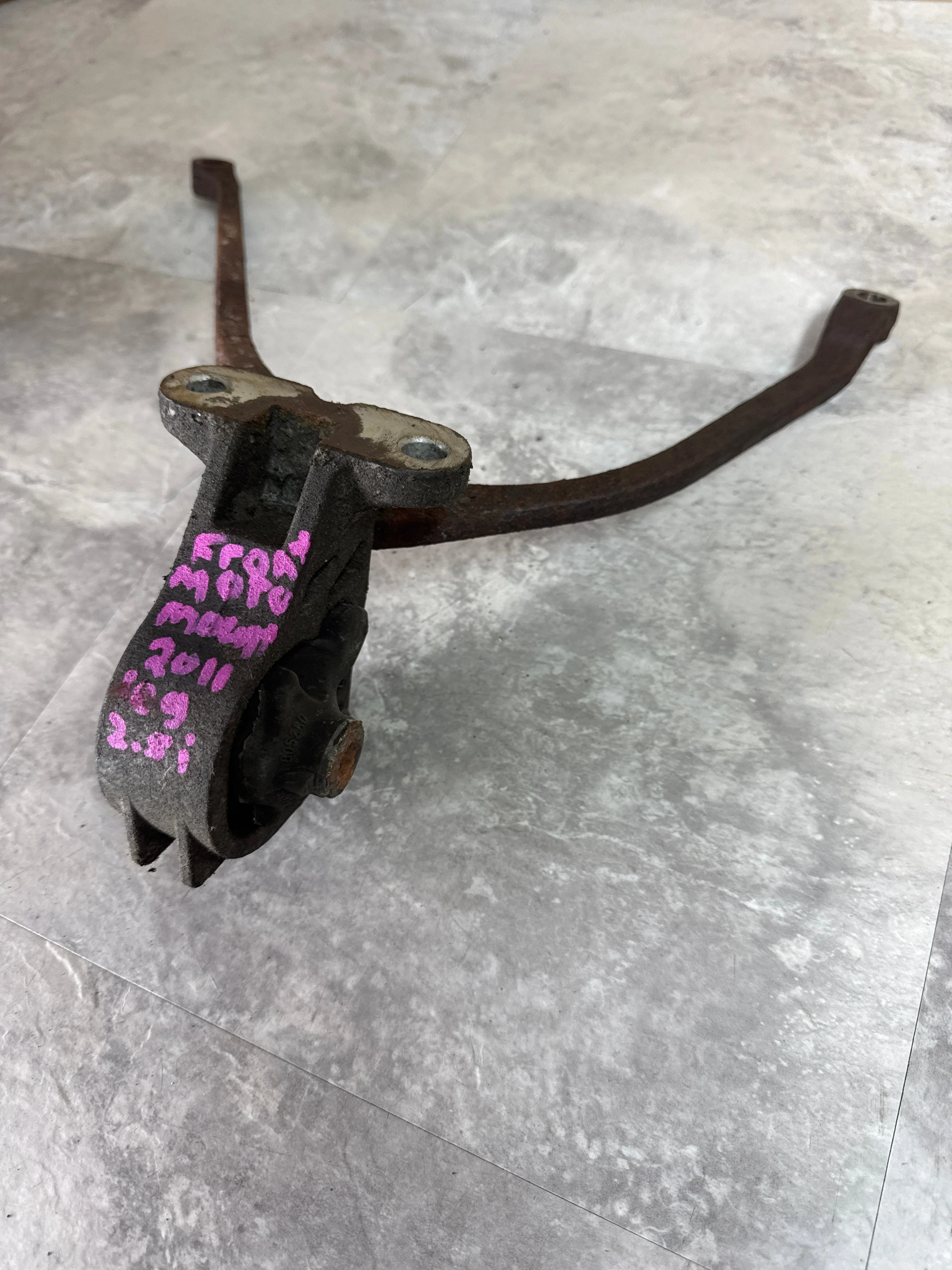2010-2012 Subaru Legacy Outback Front Center Engine Motor Mount 2.5L H6 B5