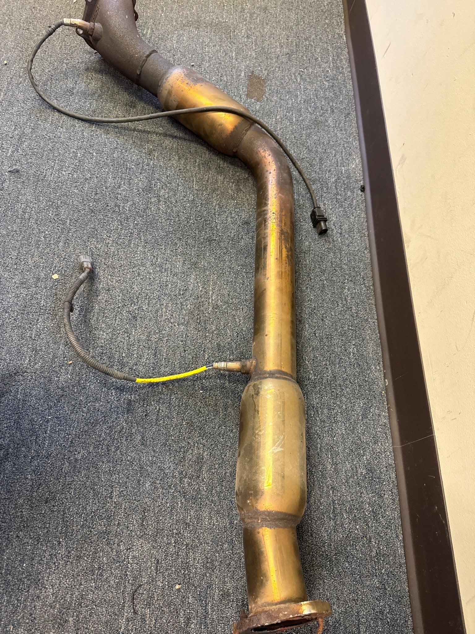 2008-2017 Subaru WRX STi HKS Downpipe Cast Bellmouth / Twin-catted / Dual O2 Bungs - Image 6