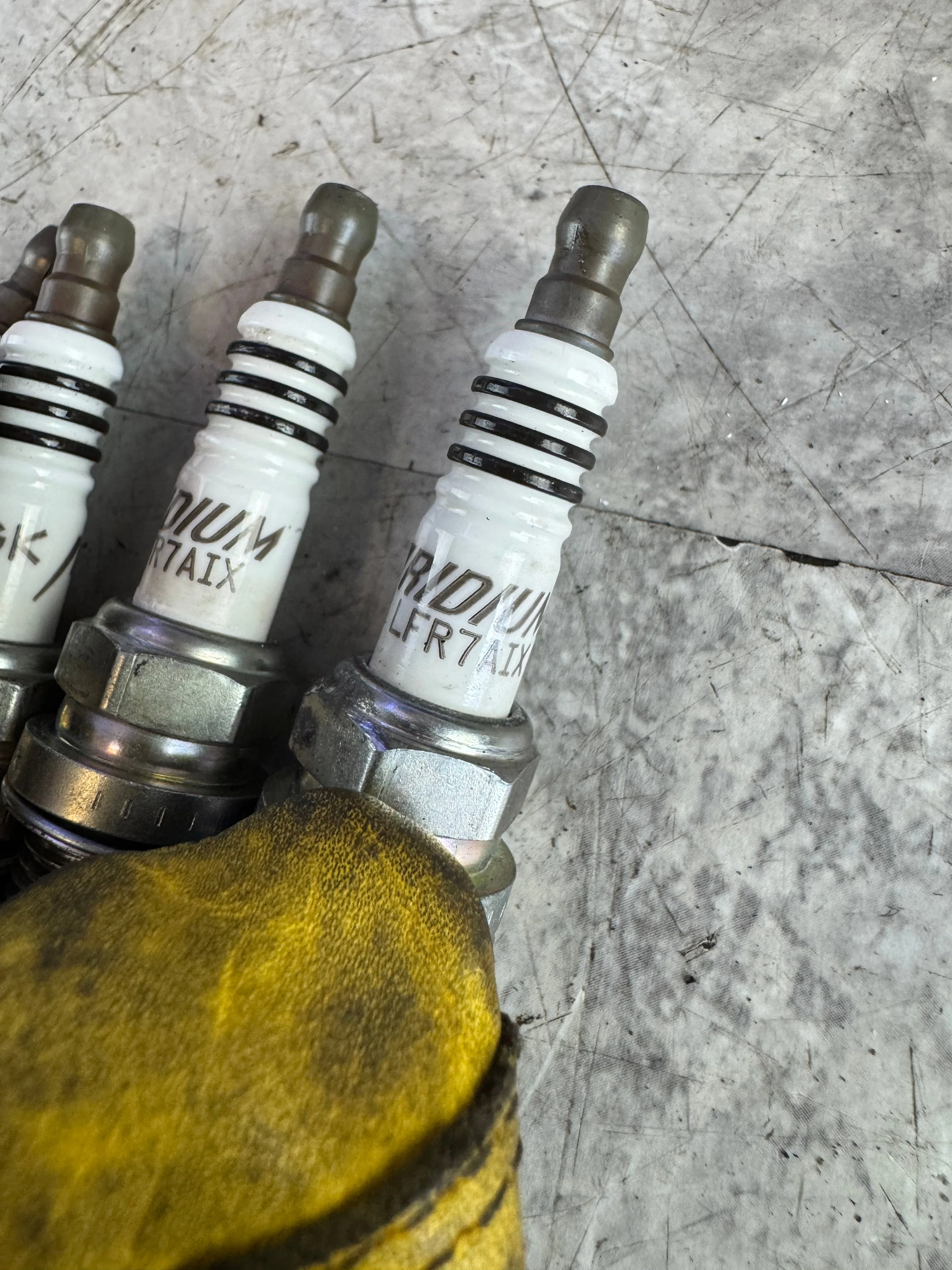 NGK Iridium IX Plug Number LFR7AIX Spark Plug - 2309 Set X4 Used / K1 - Image 4