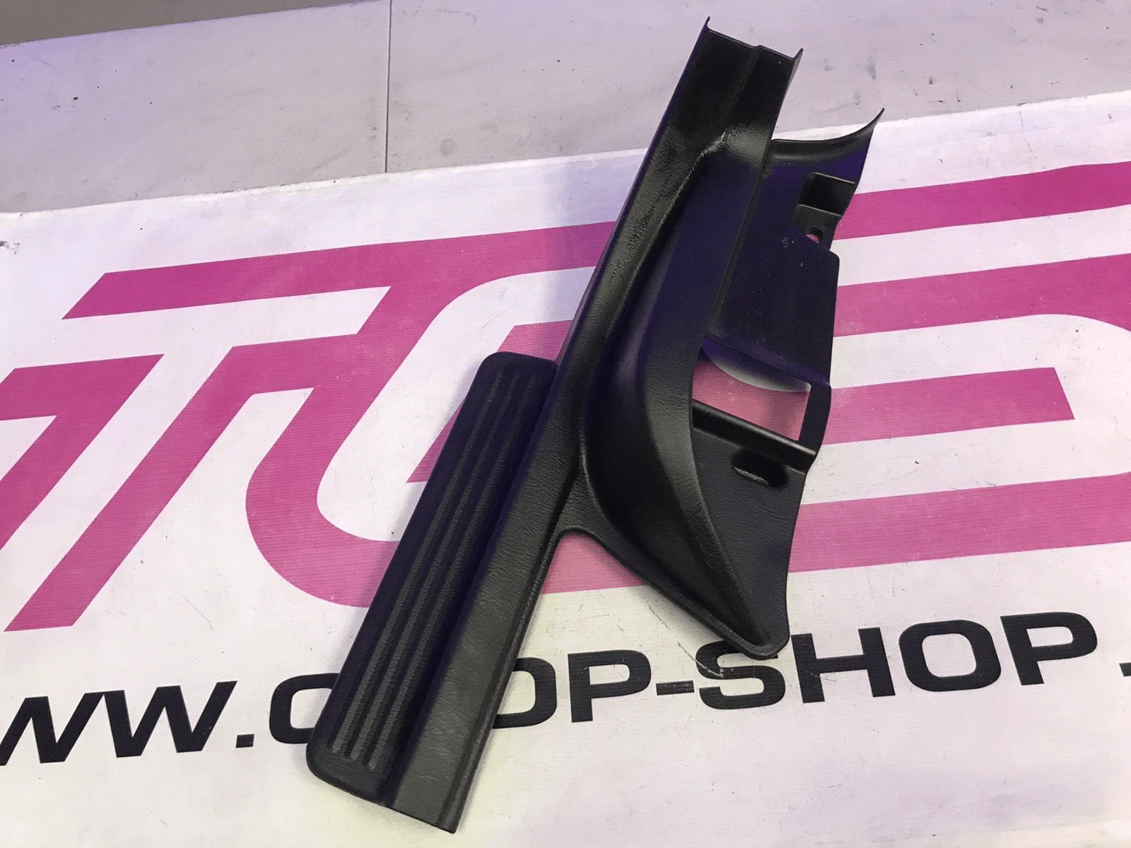2002-2007 Subaru Impreza WRX STi OEM Passenger Rear Door Sill Trim RH M1