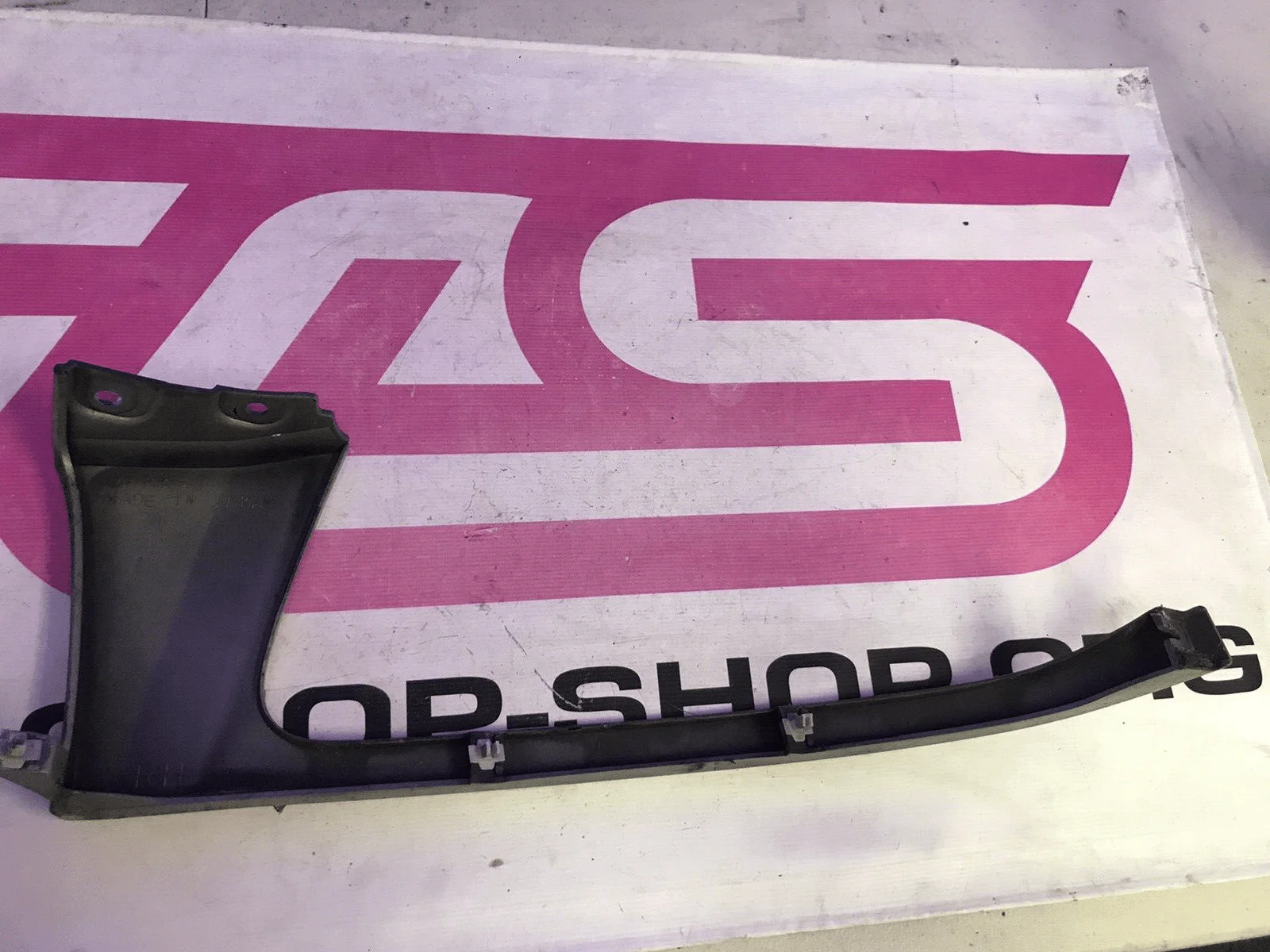 2003-2005 Subaru Forester Headlight Trim OEM RH Passenger Side Filler Panel E2 - Image 4