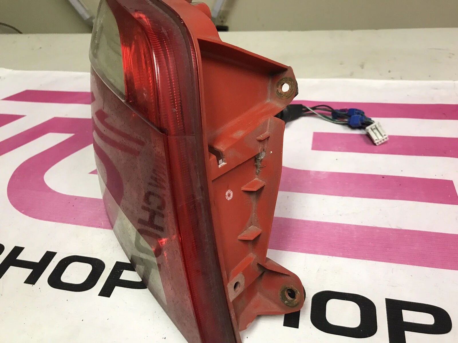 2005-2006 OEM Saab Saabaru 9-2x Driver Side LH Tail Light Assembly - Image 2