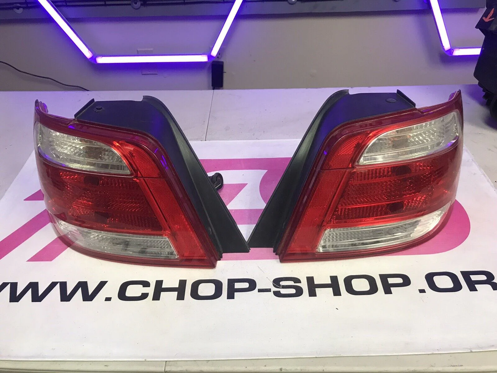 2005-2006 OEM Saab Saabaru 9-2x Tail Light Pair Set LH RH