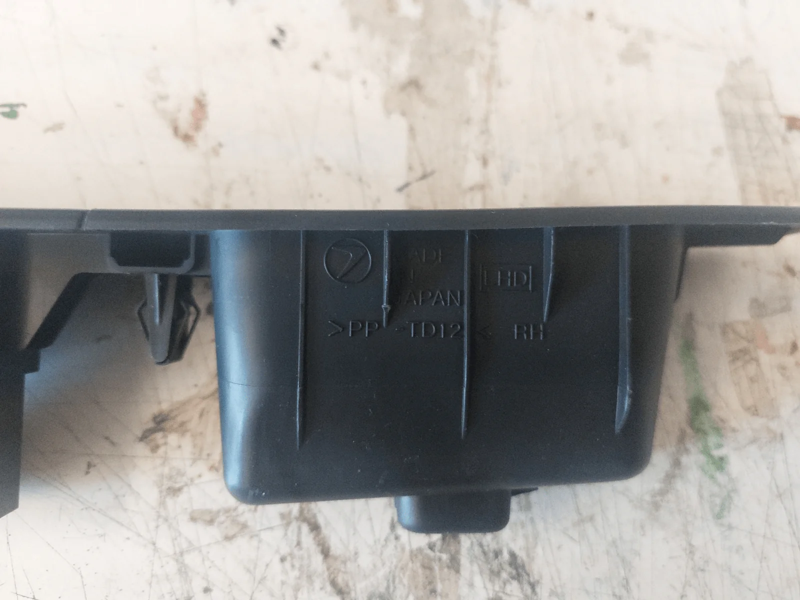 2005-2007 Subaru Impreza WRX STi OEM Fr RH Window Switch Trim E2 - Image 10