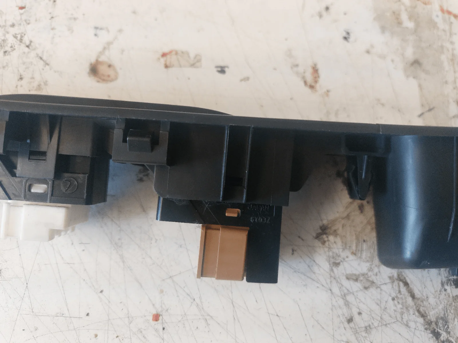 2005-2007 Subaru Impreza WRX STi OEM Fr RH Window Switch Trim E2 - Image 11