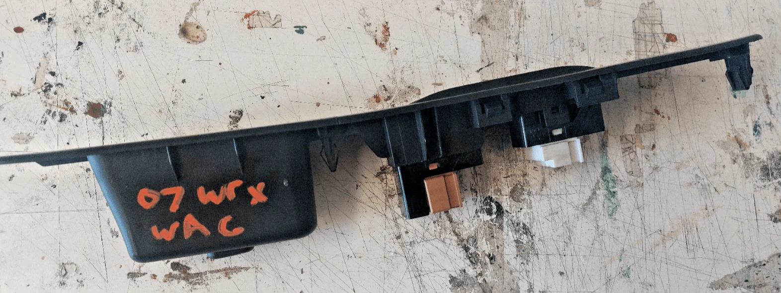 2005-2007 Subaru Impreza WRX STi OEM Fr RH Window Switch Trim E2 - Image 5
