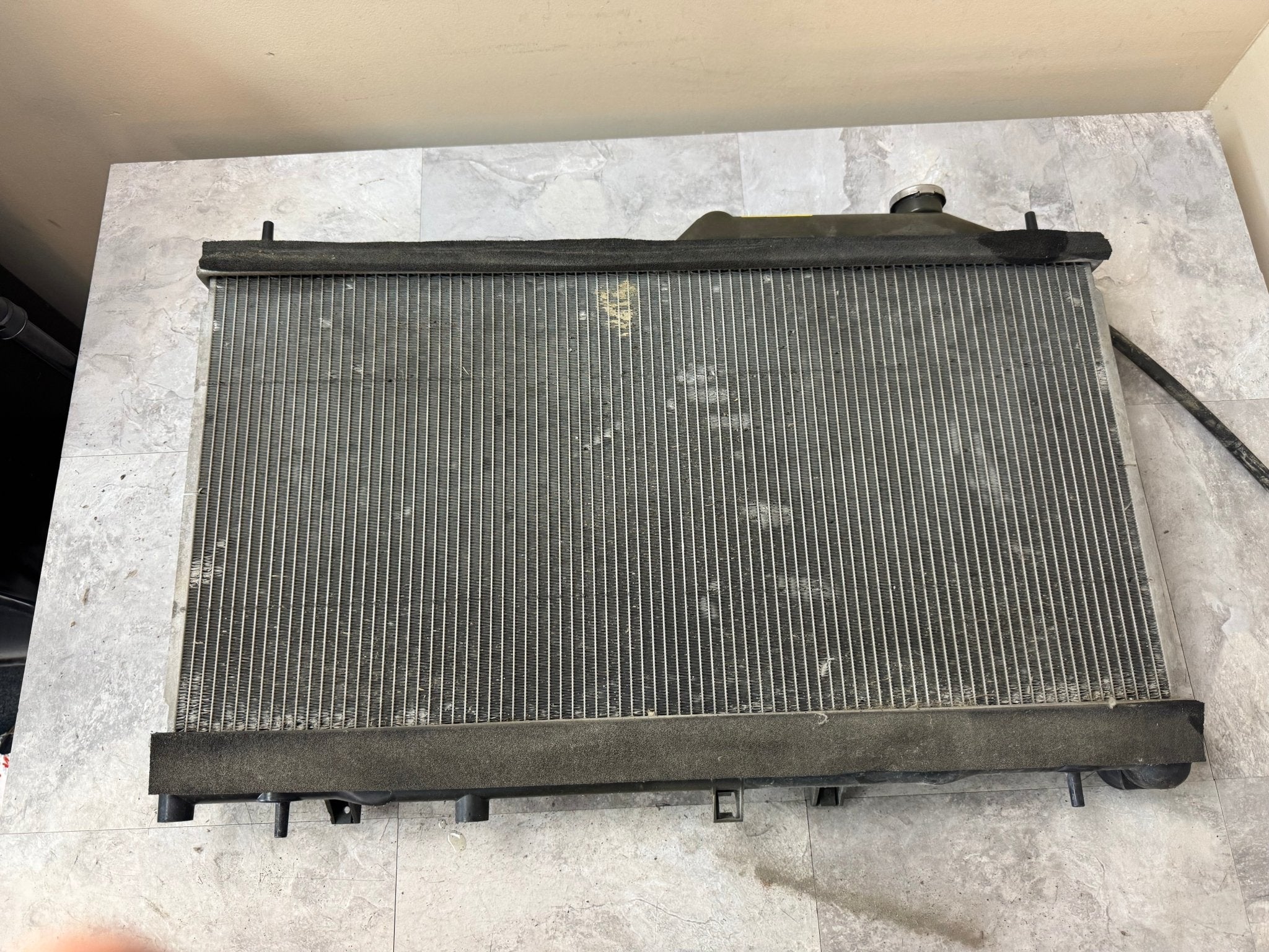 2008-2014 Subaru Impreza WRX STi OEM Radiator Cooling Assy Fans Shroud L3