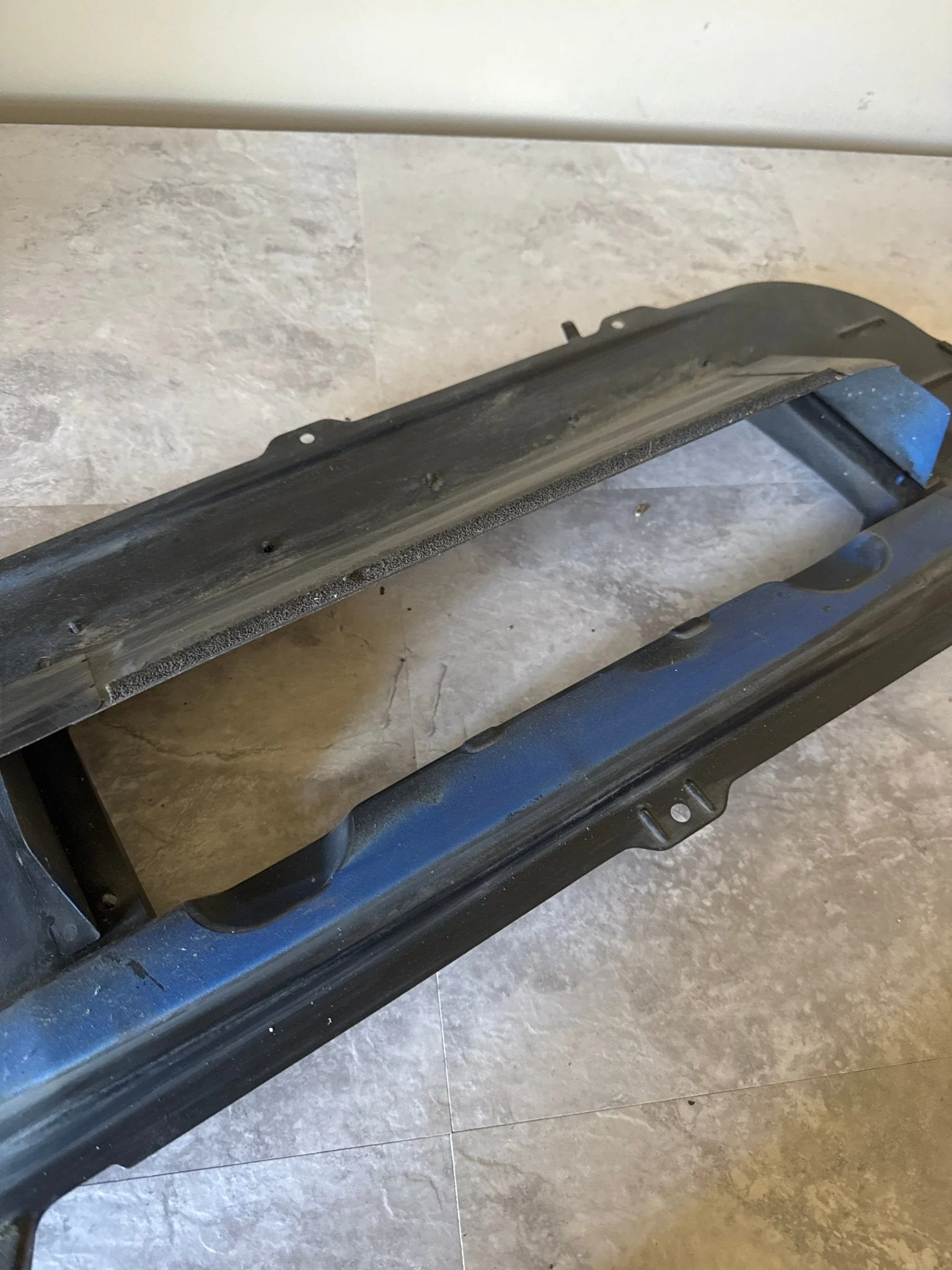 2002-2003 Subaru Impreza WRX Hood OEM Scoop Splitter Assembly (2) E5 - Image 3