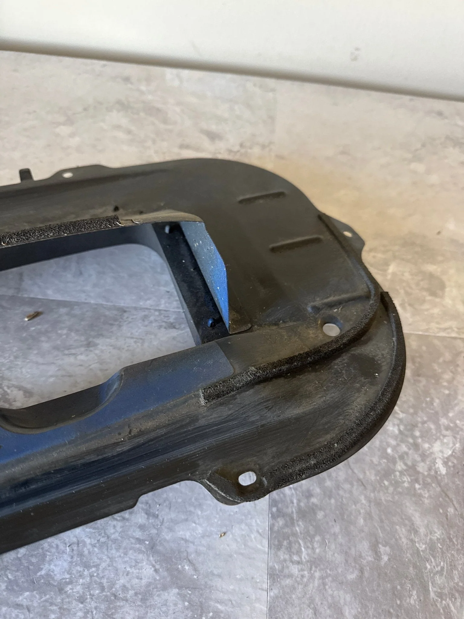 2002-2003 Subaru Impreza WRX Hood OEM Scoop Splitter Assembly (2) E5 - Image 4