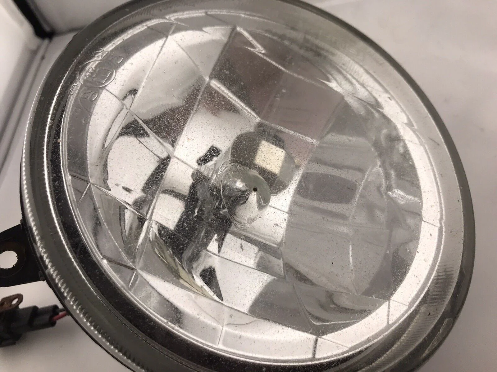2002-2004 Subaru Impreza WRX Glass OEM Fog Light LH Driver Side Cracked - Image 2