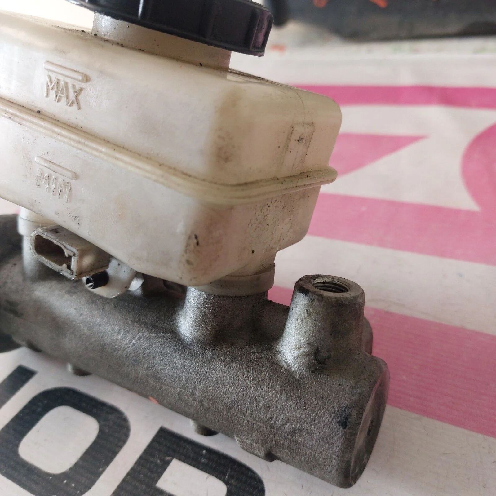 2002-2007 Subaru Impreza WRX Brake OEM Master Cylinder Reservoir K3 - Image 4