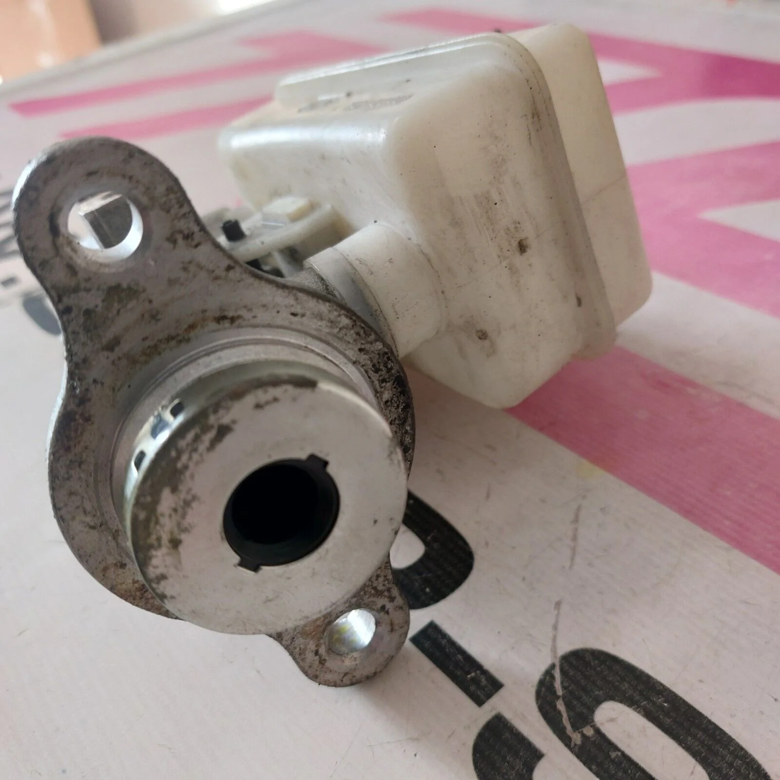 2002-2007 Subaru Impreza WRX Brake OEM Master Cylinder Reservoir K3 - Image 8