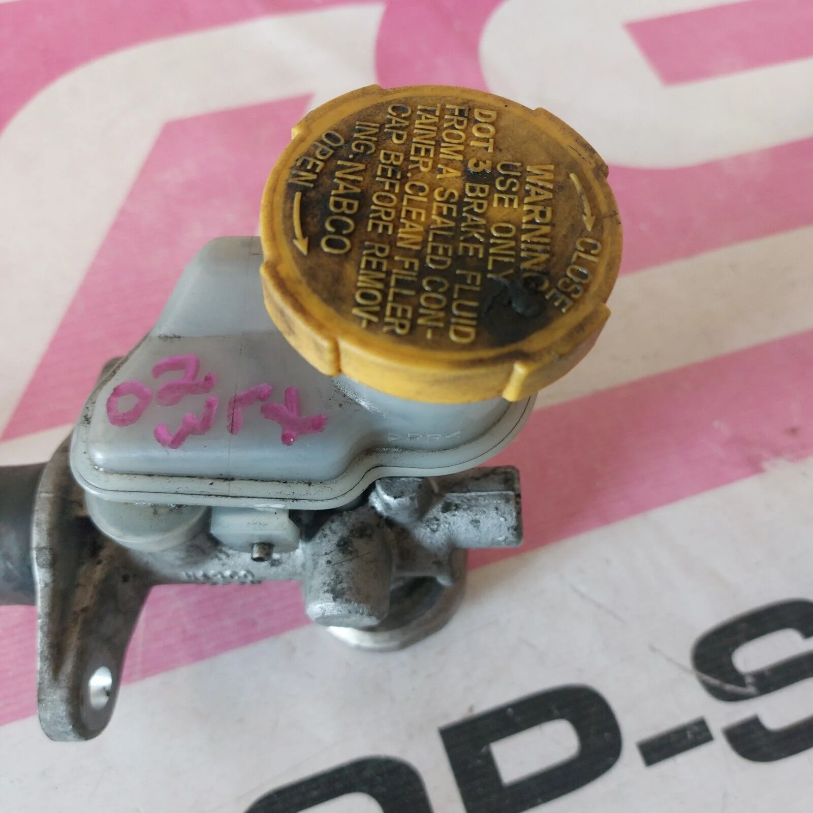 2002-2007 Subaru Impreza WRX Clutch OEM Master Cylinder And Reservoir - Image 2
