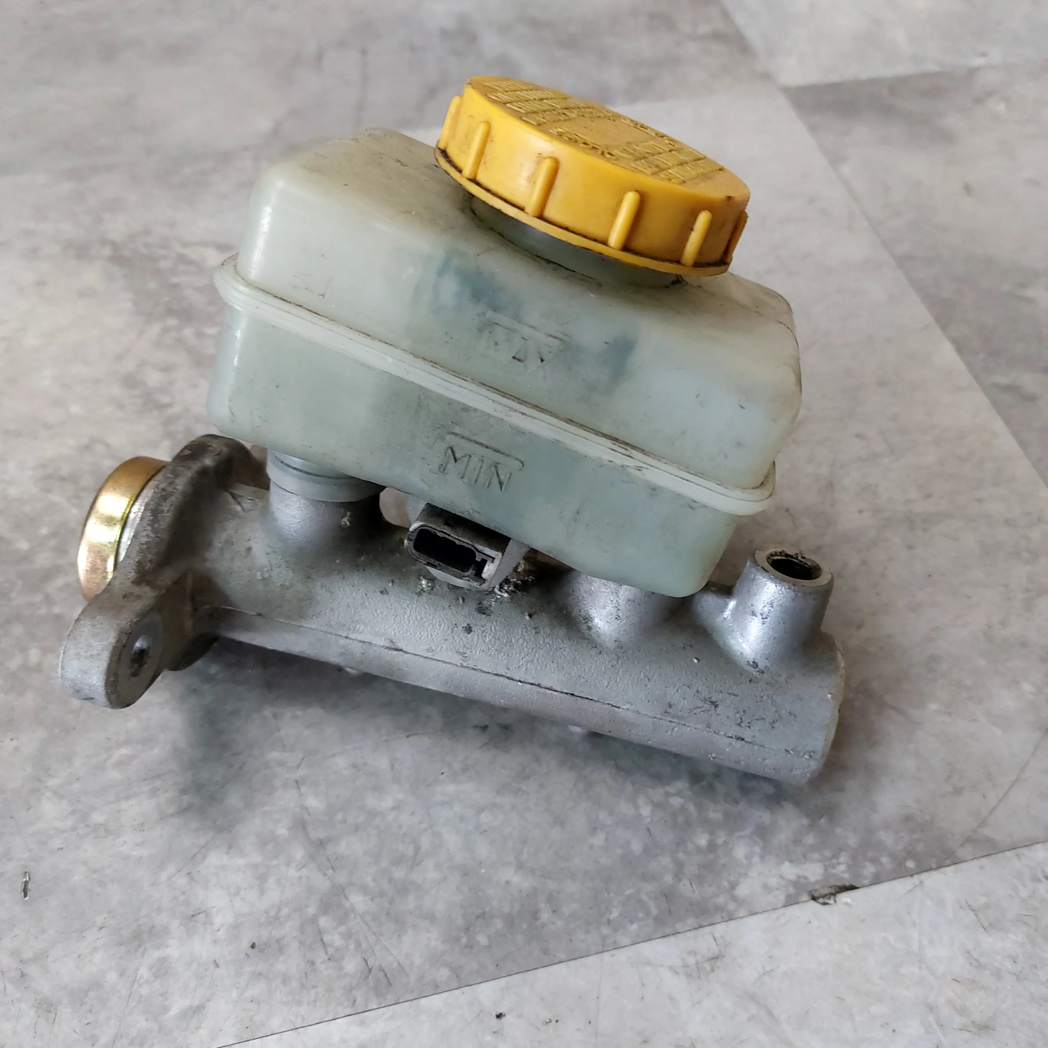 2002-2007 Subaru Impreza WRX STi OEM Brake Master Cylinder Reservoir - Image 2